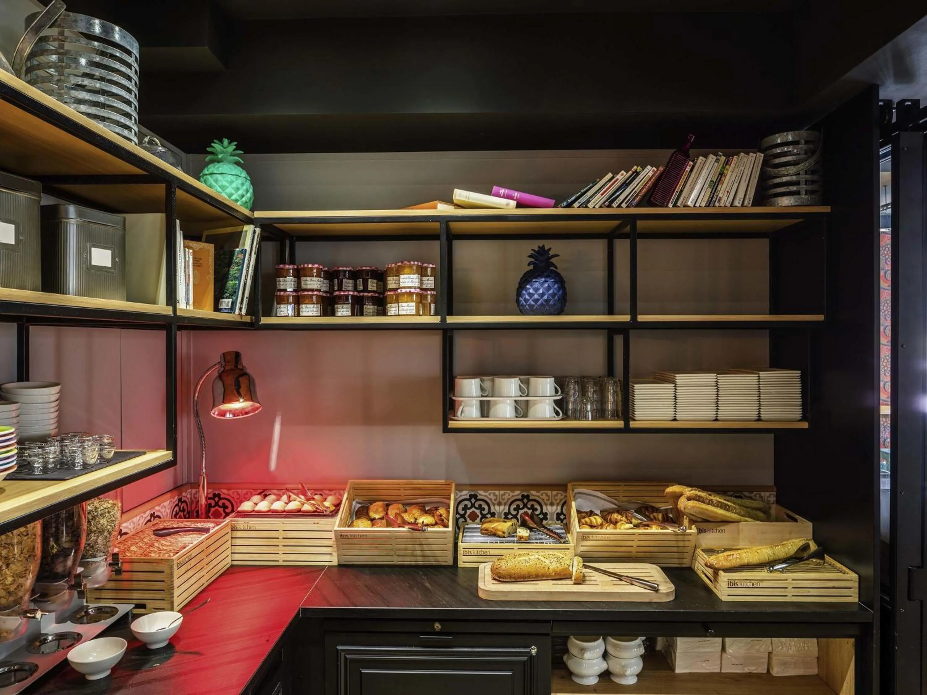 Breakfast in ibis Styles Dinan Centre Ville