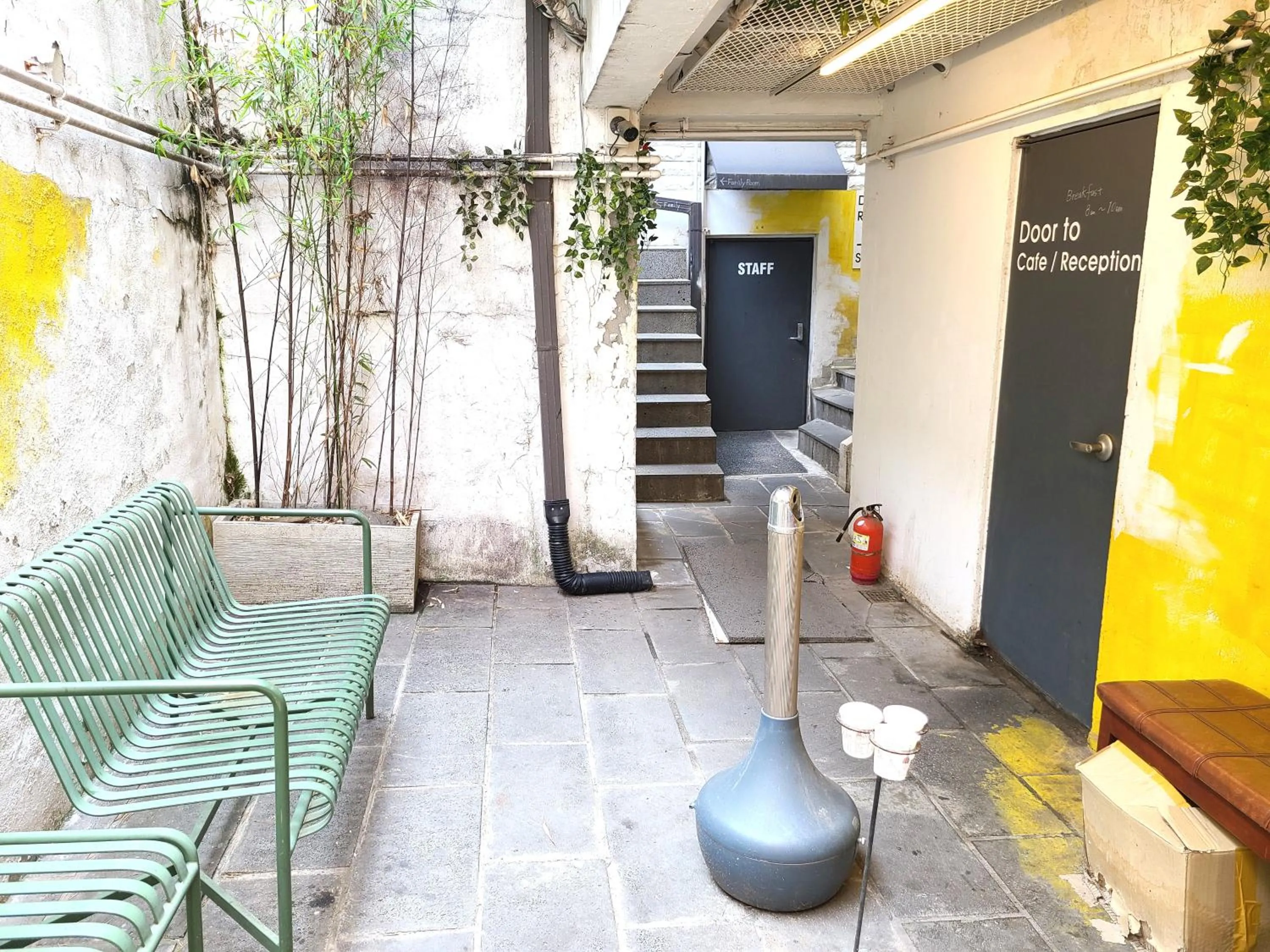 Property building in Seoul Cube Itaewon