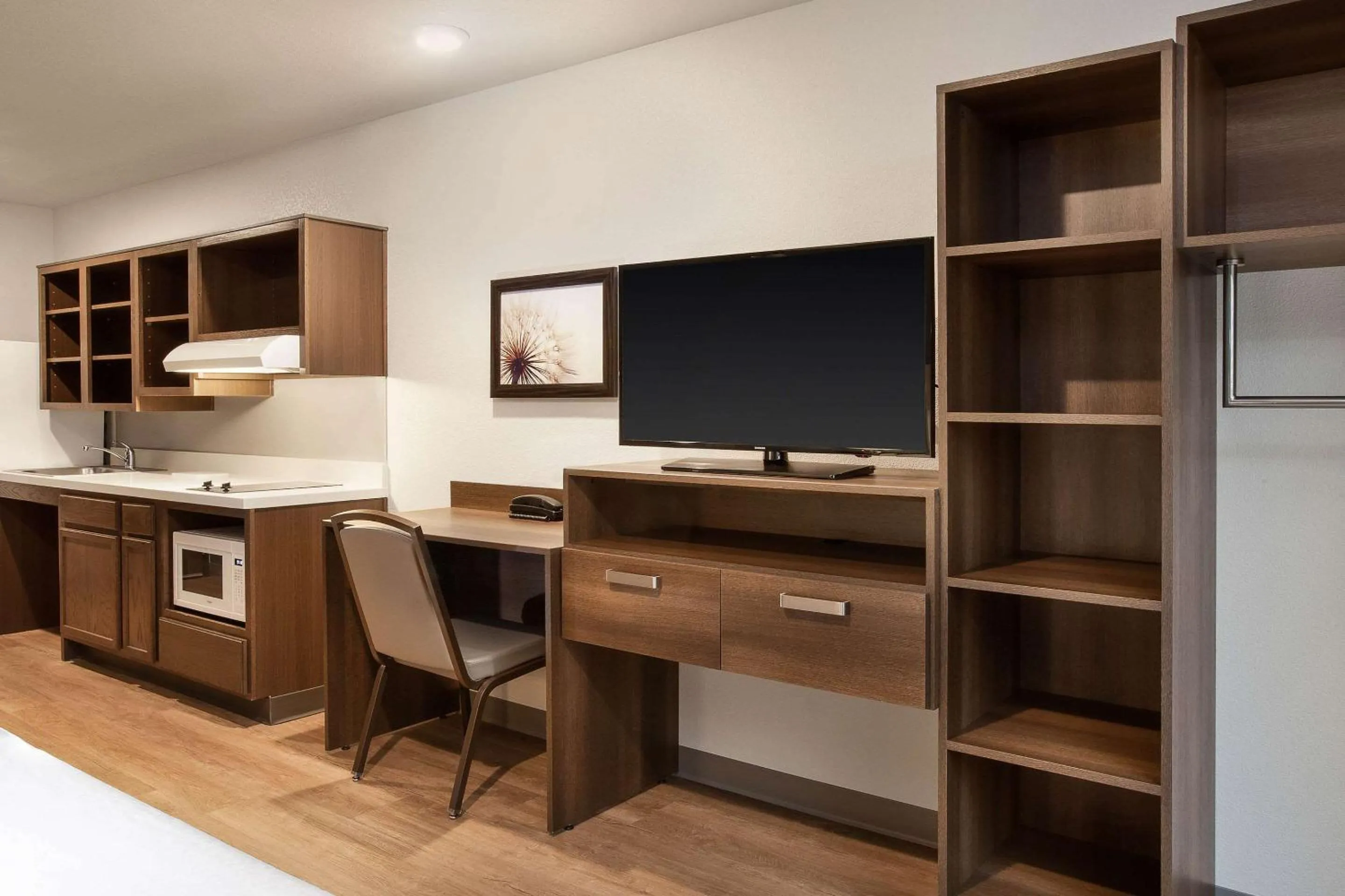 Photo of the whole room in WoodSpring Suites Quantico