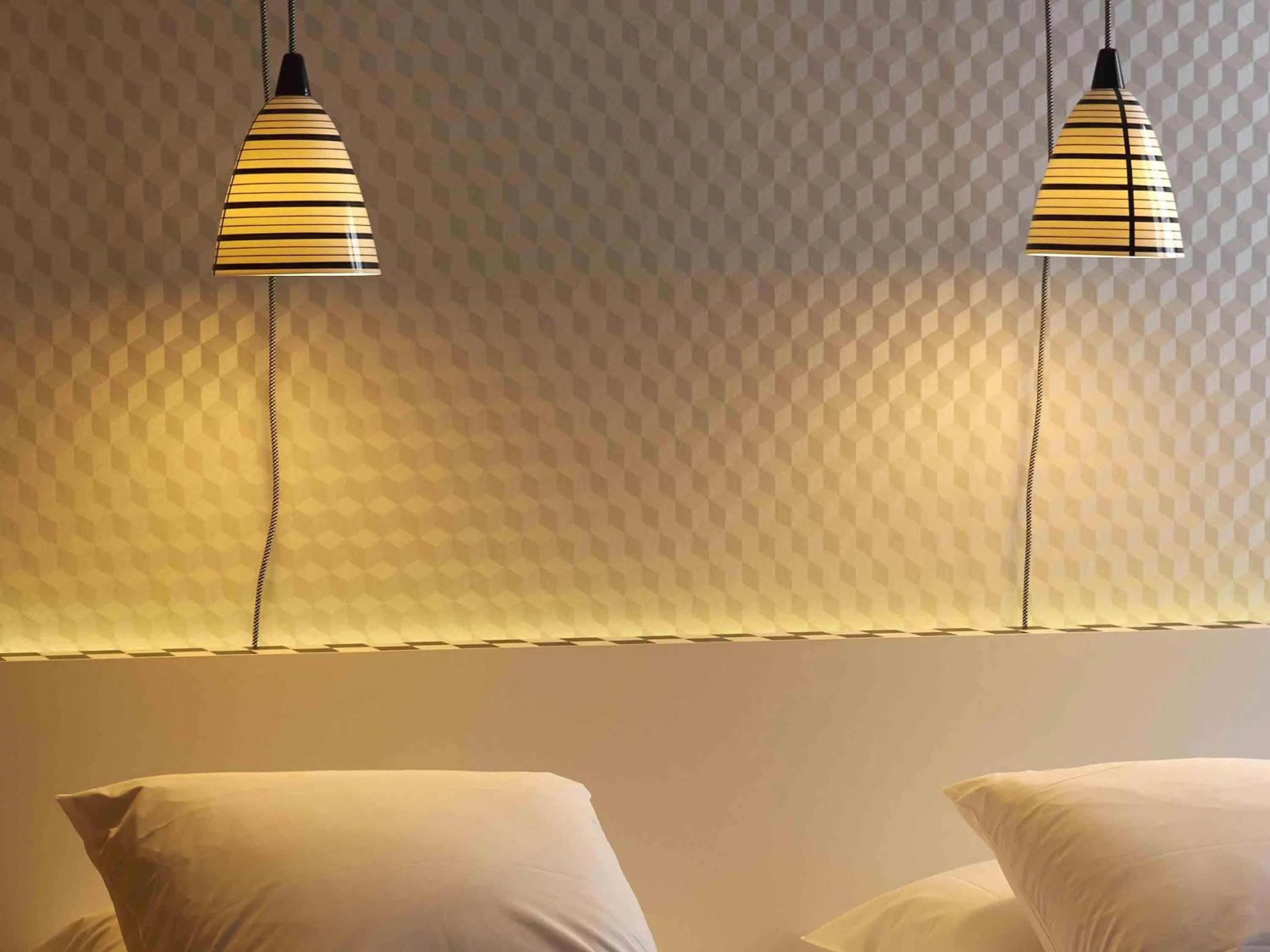 Property building, Bed in Hotel Mercure Brest Centre Les Voyageurs