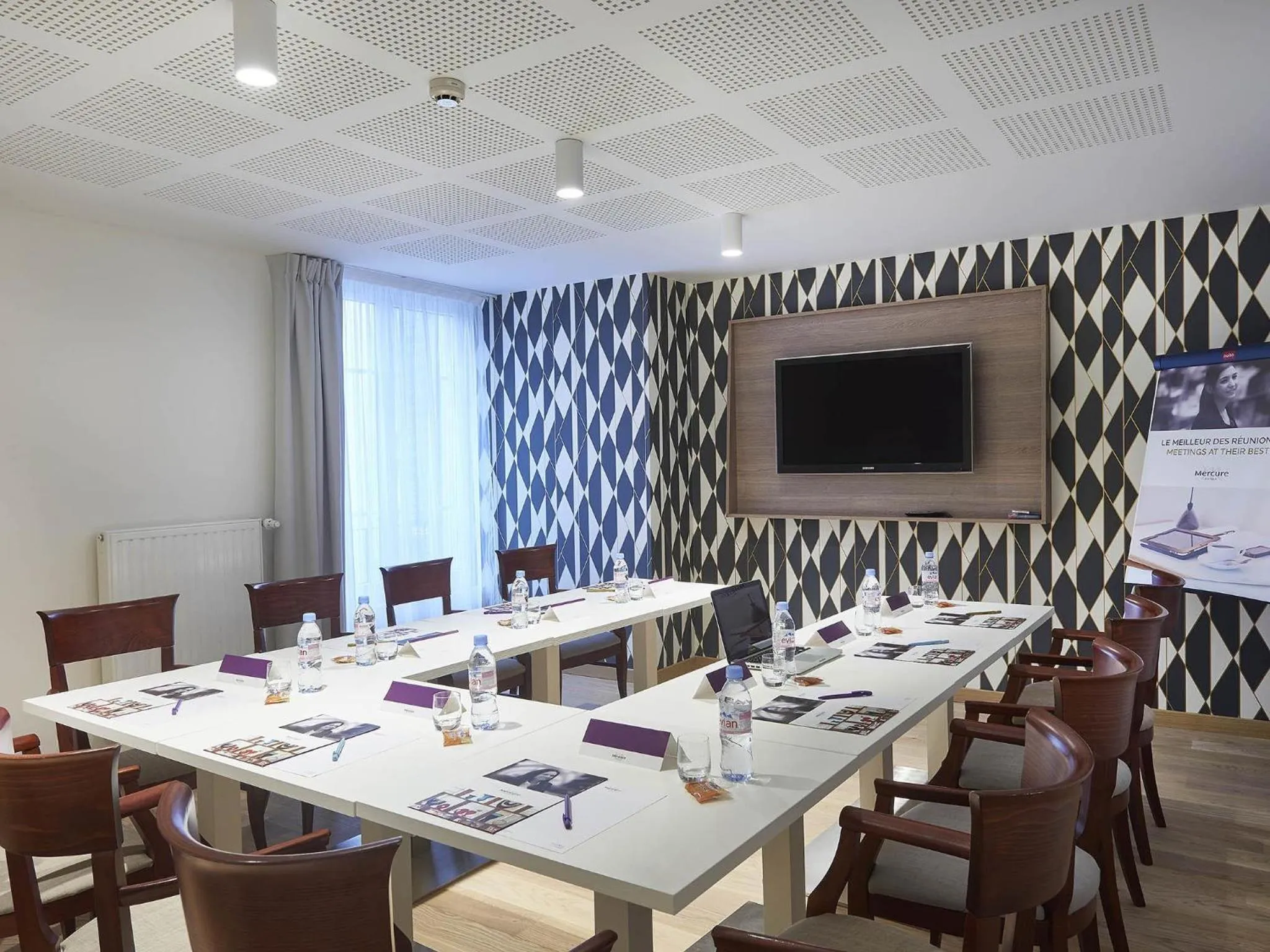 Property building in Hotel Mercure Brest Centre Les Voyageurs