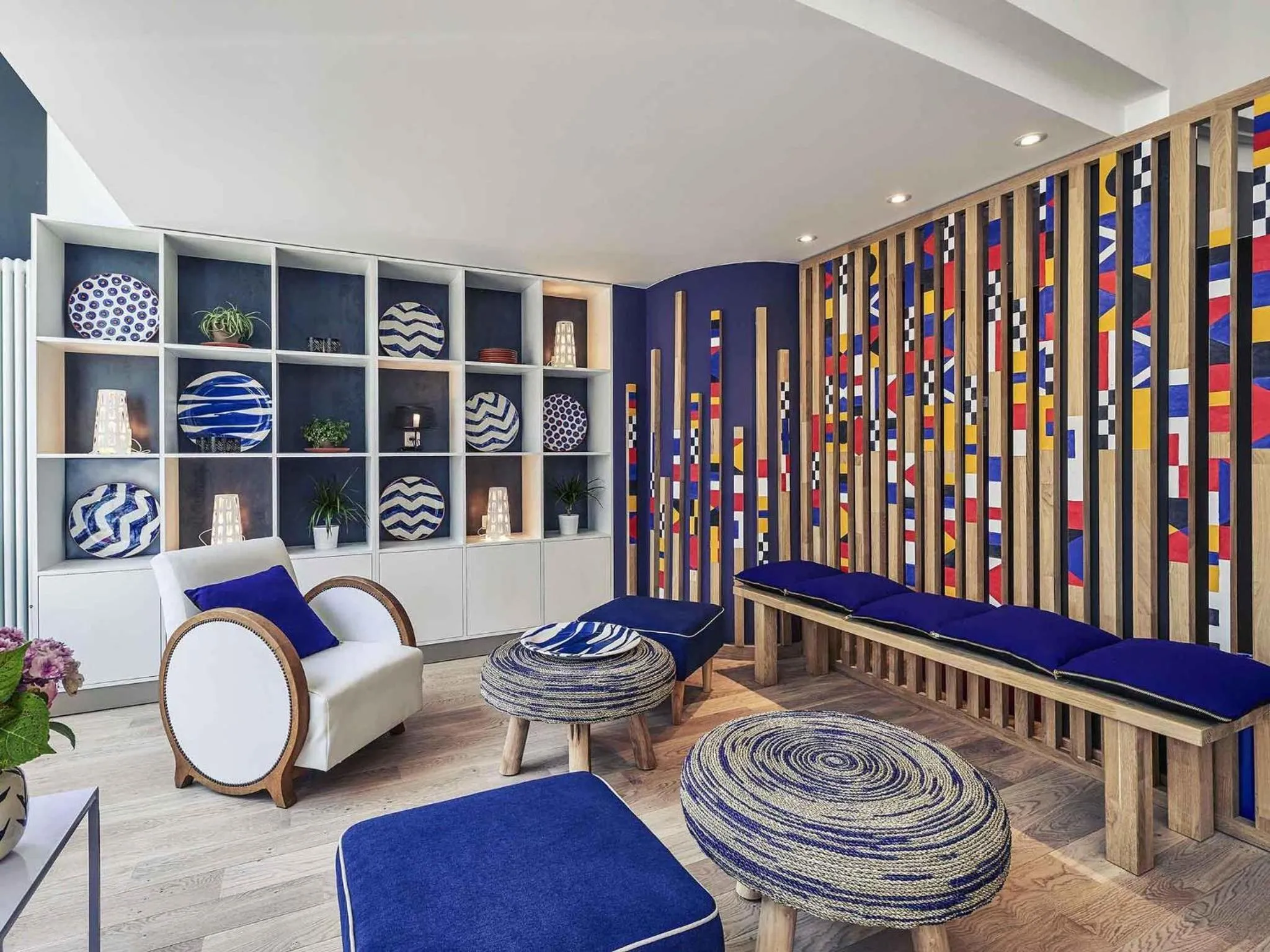 Lounge or bar in Hotel Mercure Brest Centre Les Voyageurs