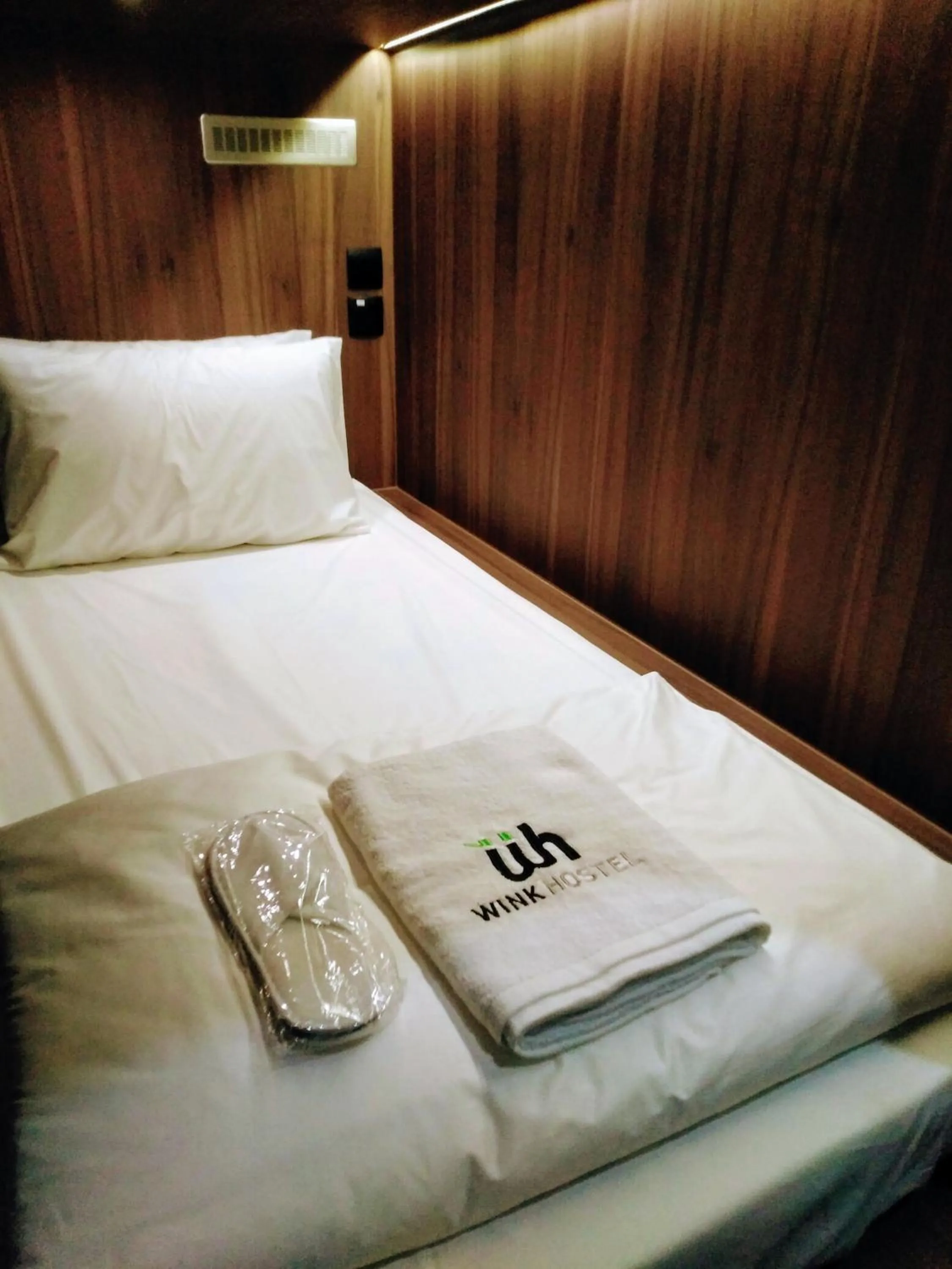 Bedroom, Bed in Wink at McCallum Street