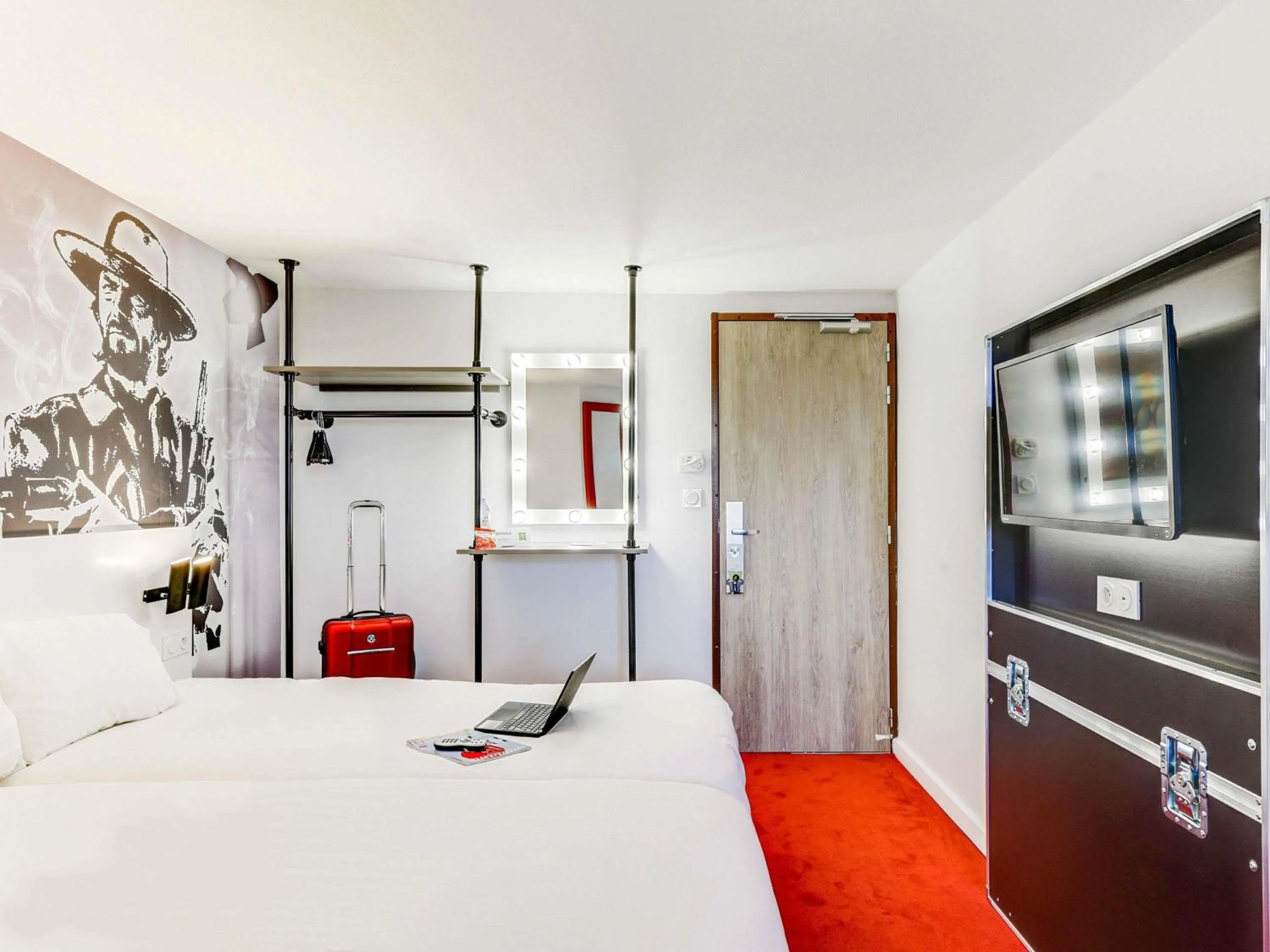 Property building, Bed in Ibis Styles Paris Saint Denis La Plaine
