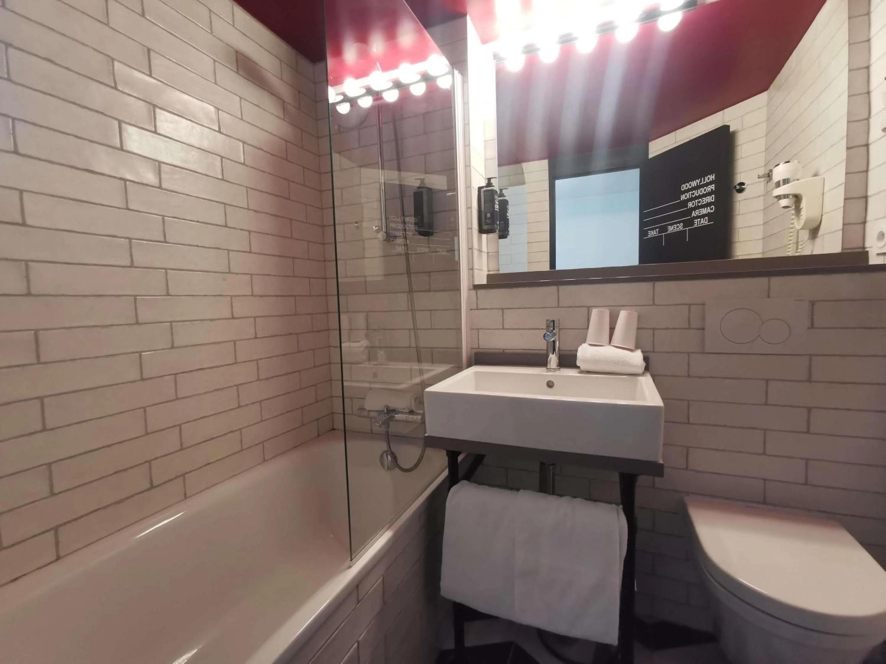 Bedroom in Ibis Styles Paris Saint Denis La Plaine