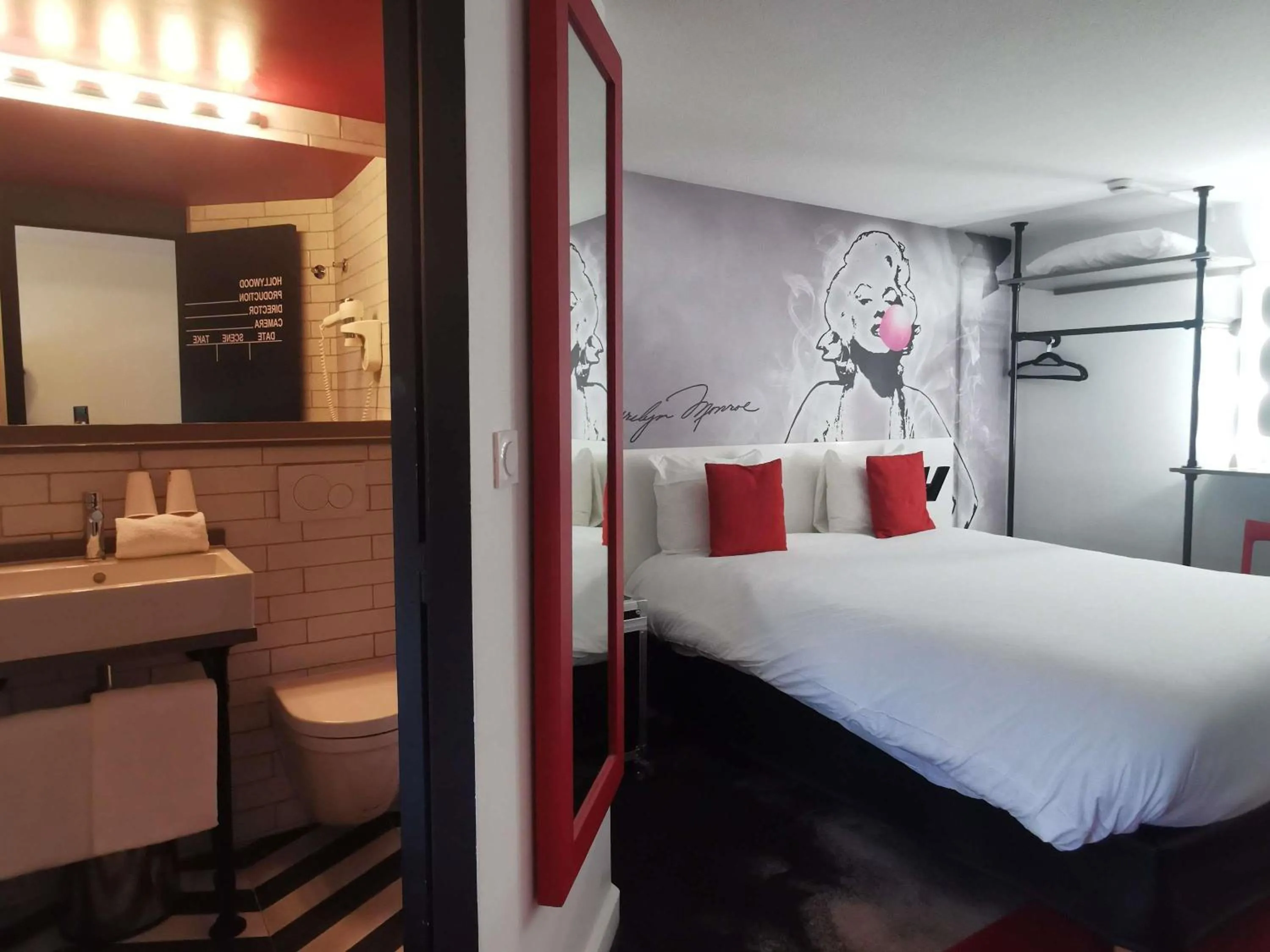 Bedroom, Bed in Ibis Styles Paris Saint Denis La Plaine