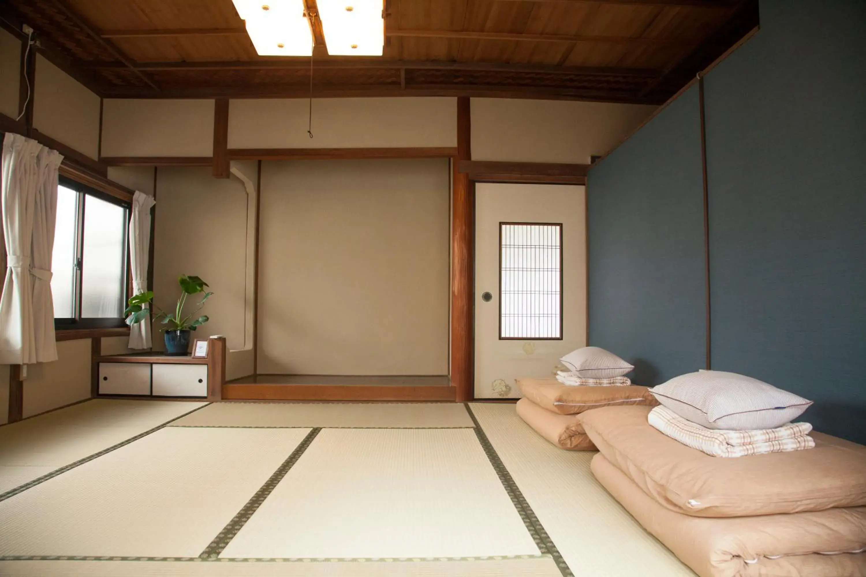 Quadruple Room with Shared Bathroom in Guest House tokonoma Quadruple Room with Shared Bathroom in Guest House tokonoma