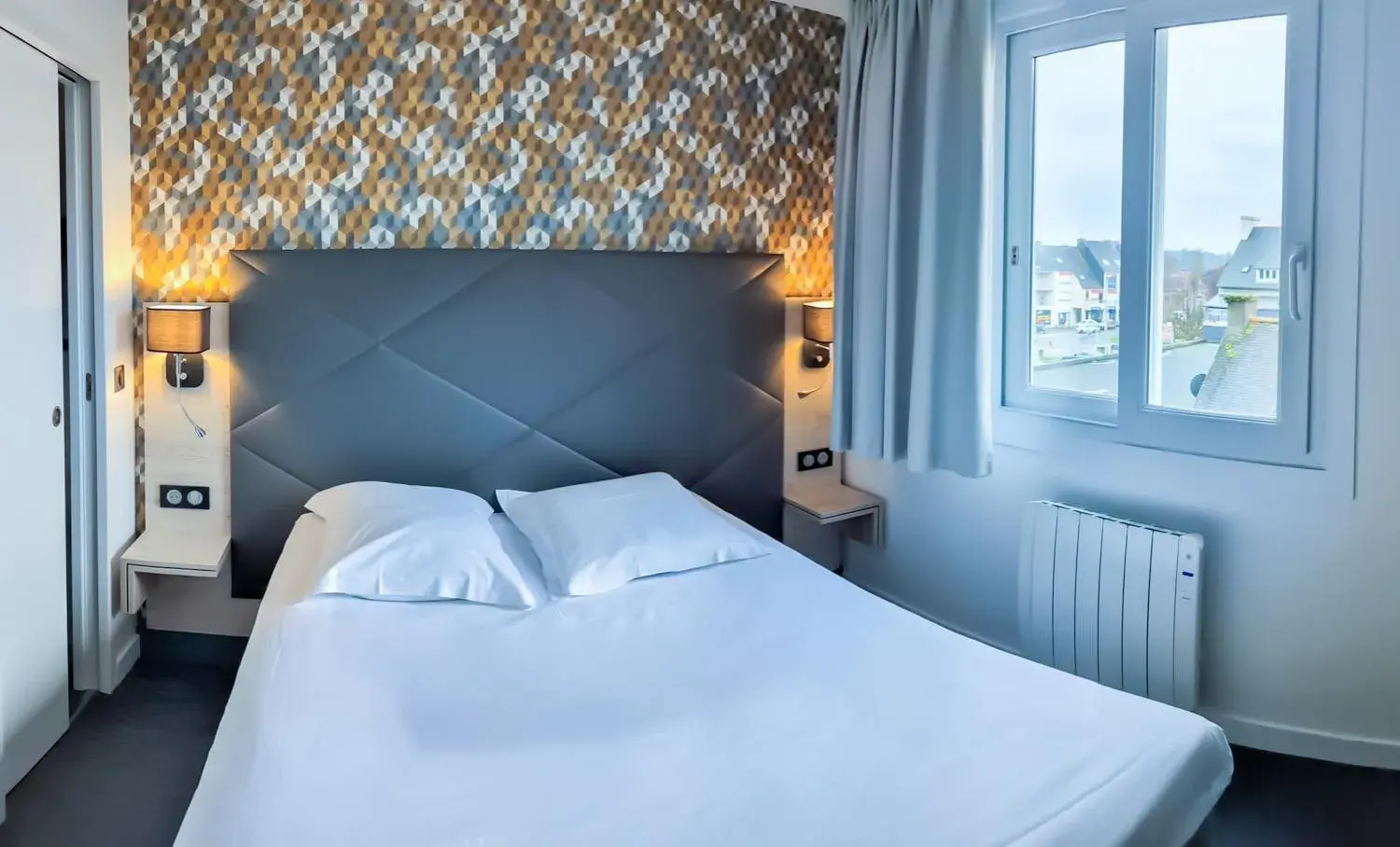 Comfort Double Room City View in Hôtel Le Goëlo - Port de Paimpol Comfort Double Room City View in Hôtel Le Goëlo - Port de Paimpol