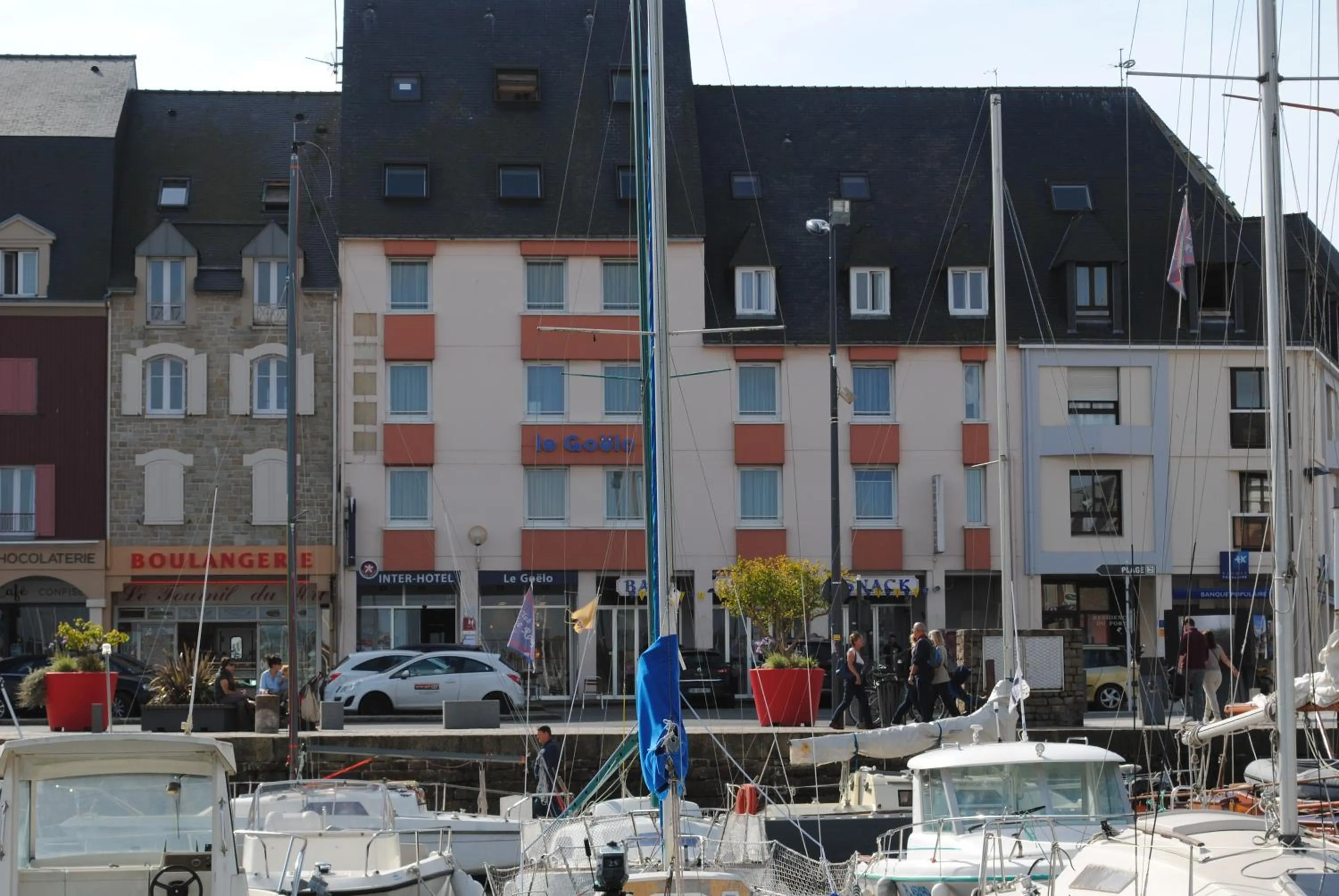Property building in Hôtel Le Goëlo - Port de Paimpol