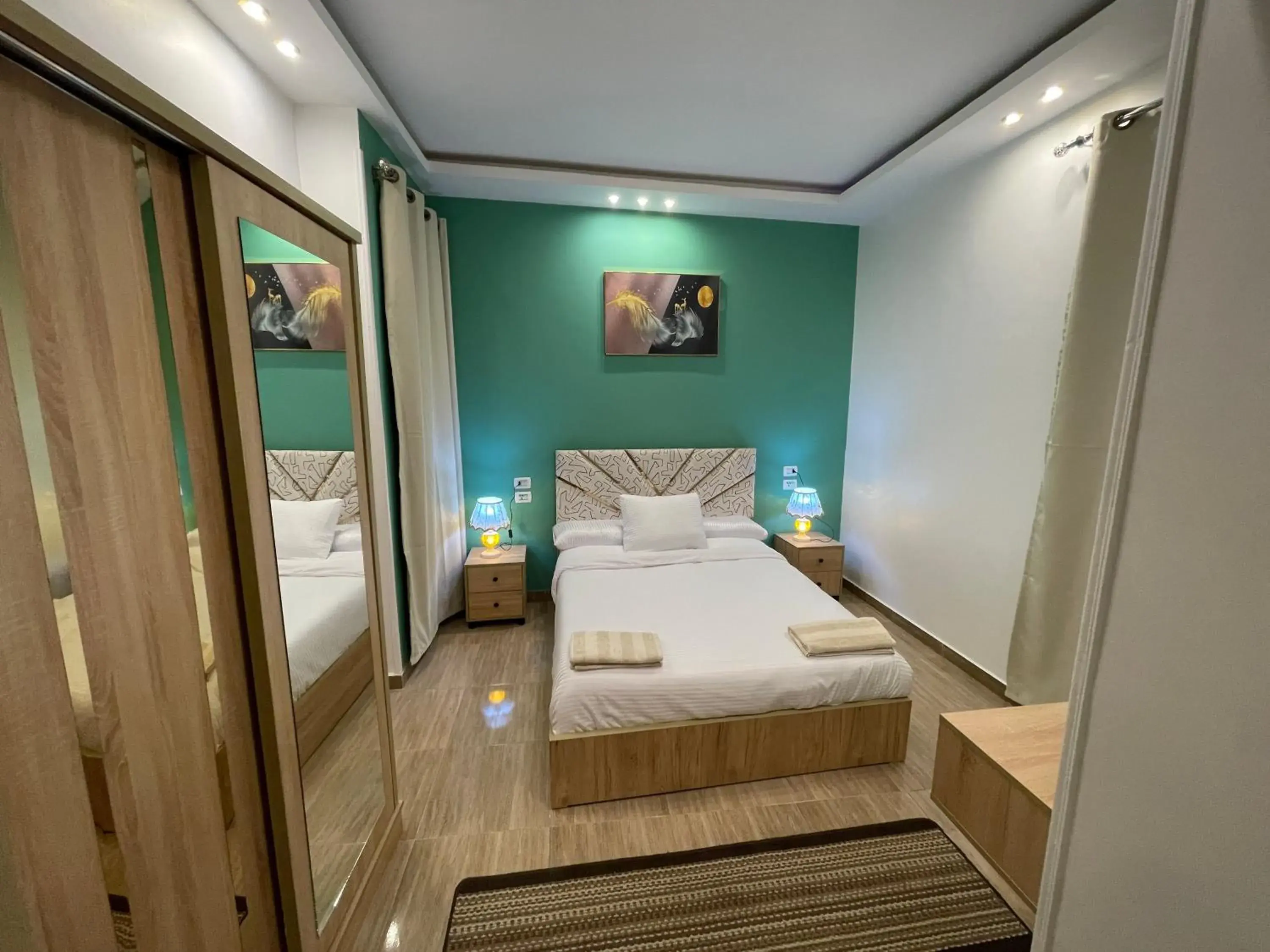 Deluxe King Room in Farida Pyramids Boutique Hotel & Free Airport Pickup Deluxe King Room in Farida Pyramids Boutique Hotel & Free Airport Pickup