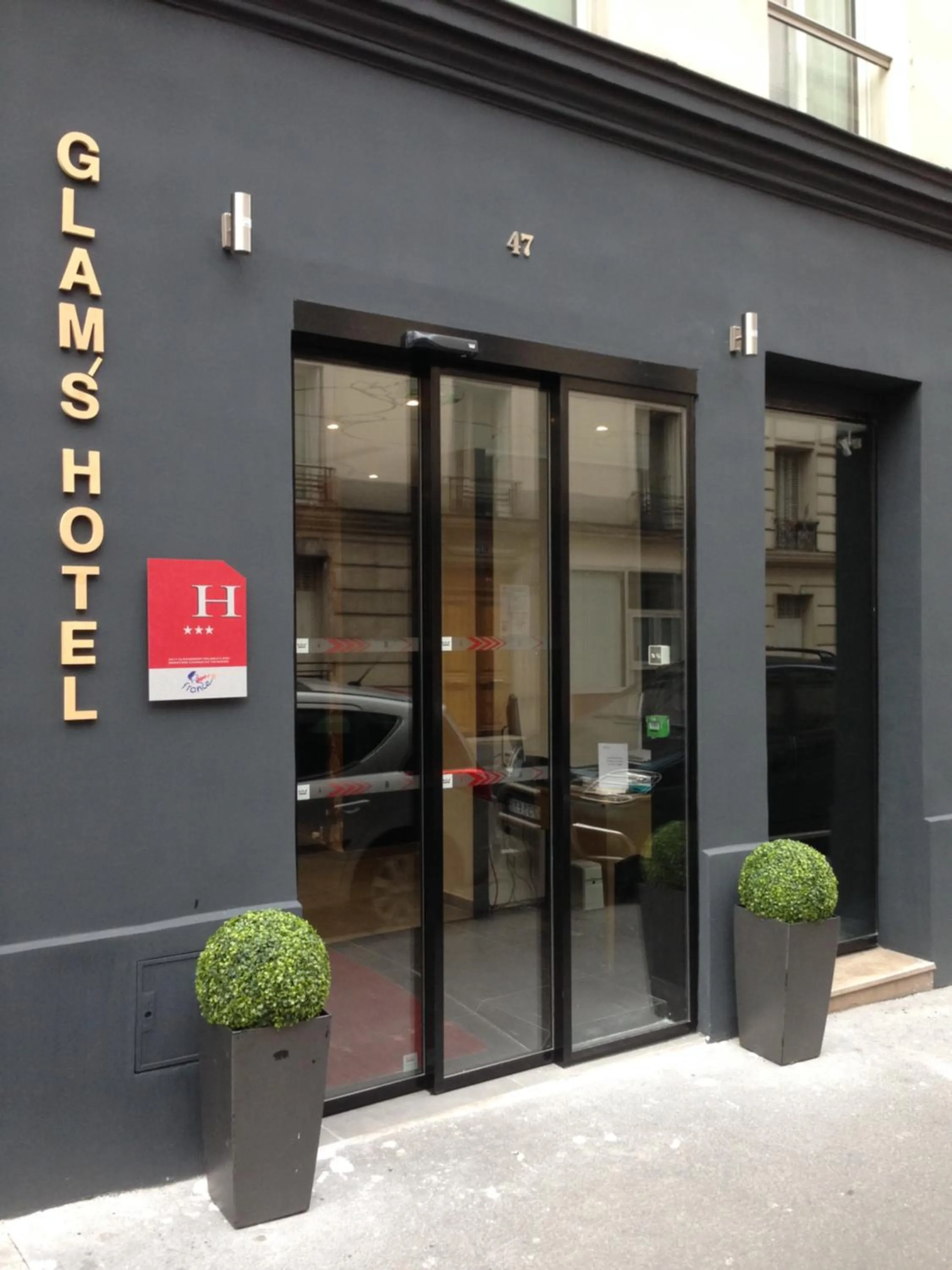 Property building in Le Glam's Hotel