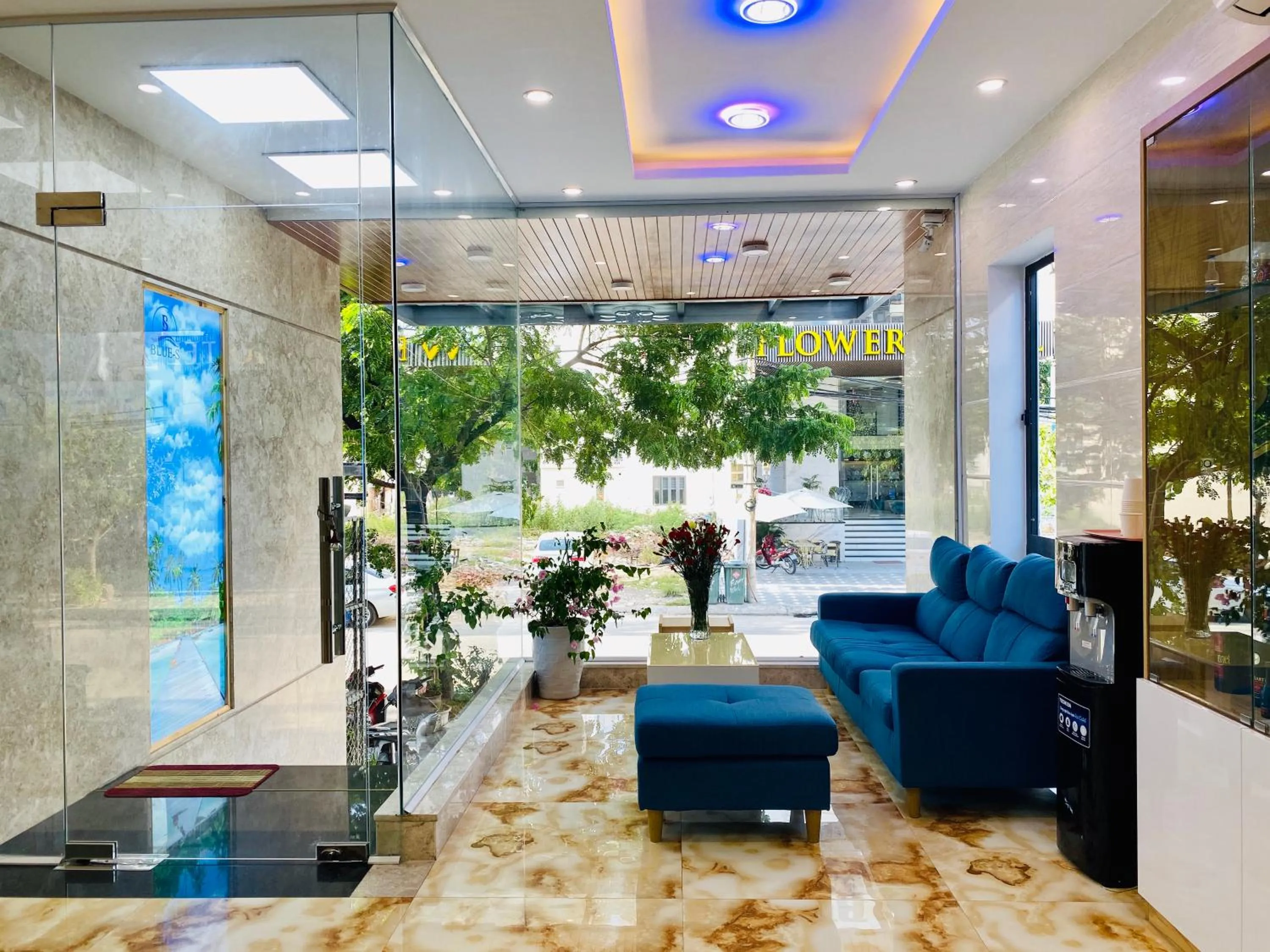 Lobby or reception in Blue-S Hotel & Apartment