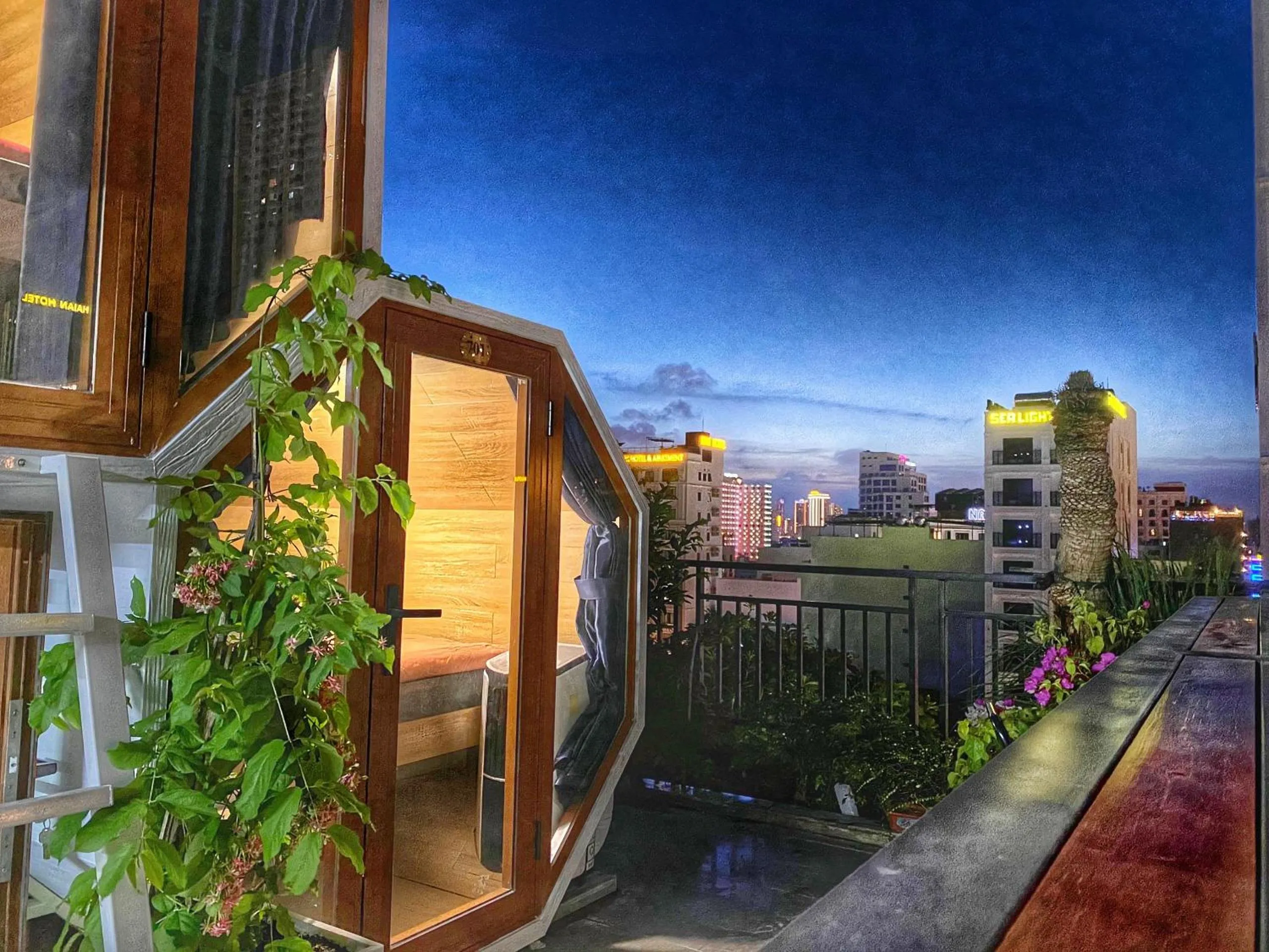 Property building in Blue-S Hotel & Apartment