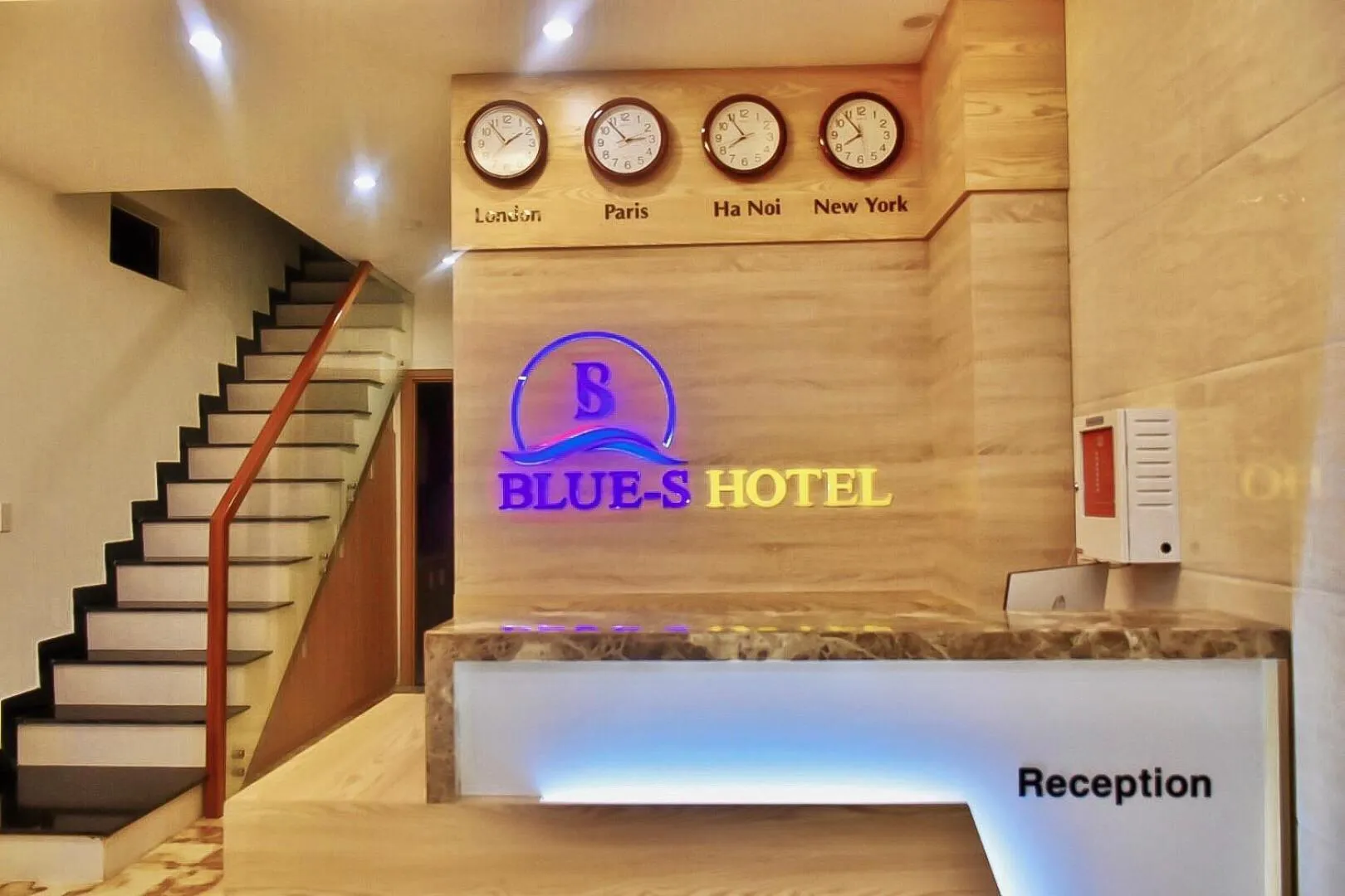Lobby or reception in Blue-S Hotel & Apartment