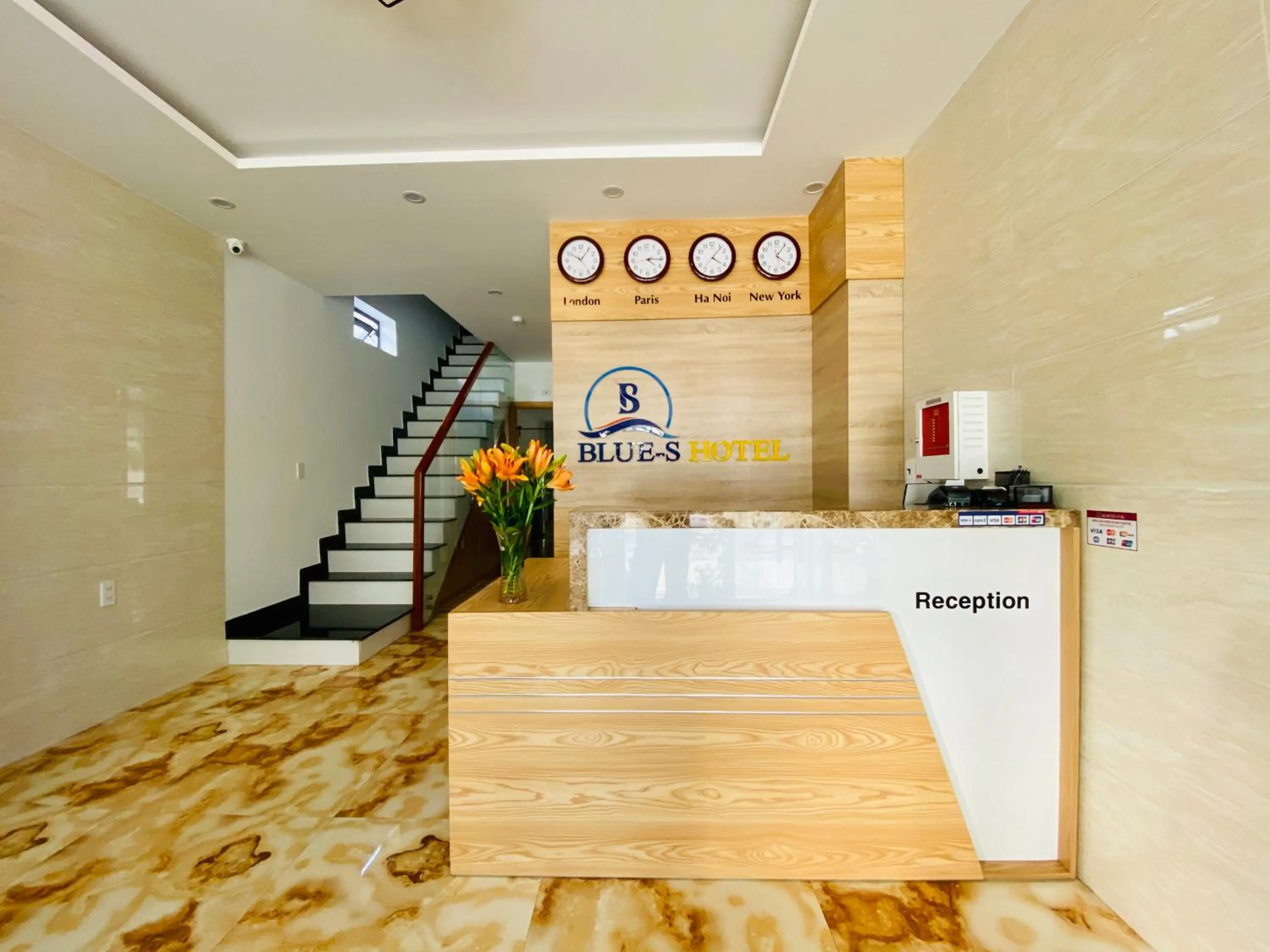 Lobby or reception in Blue-S Hotel & Apartment