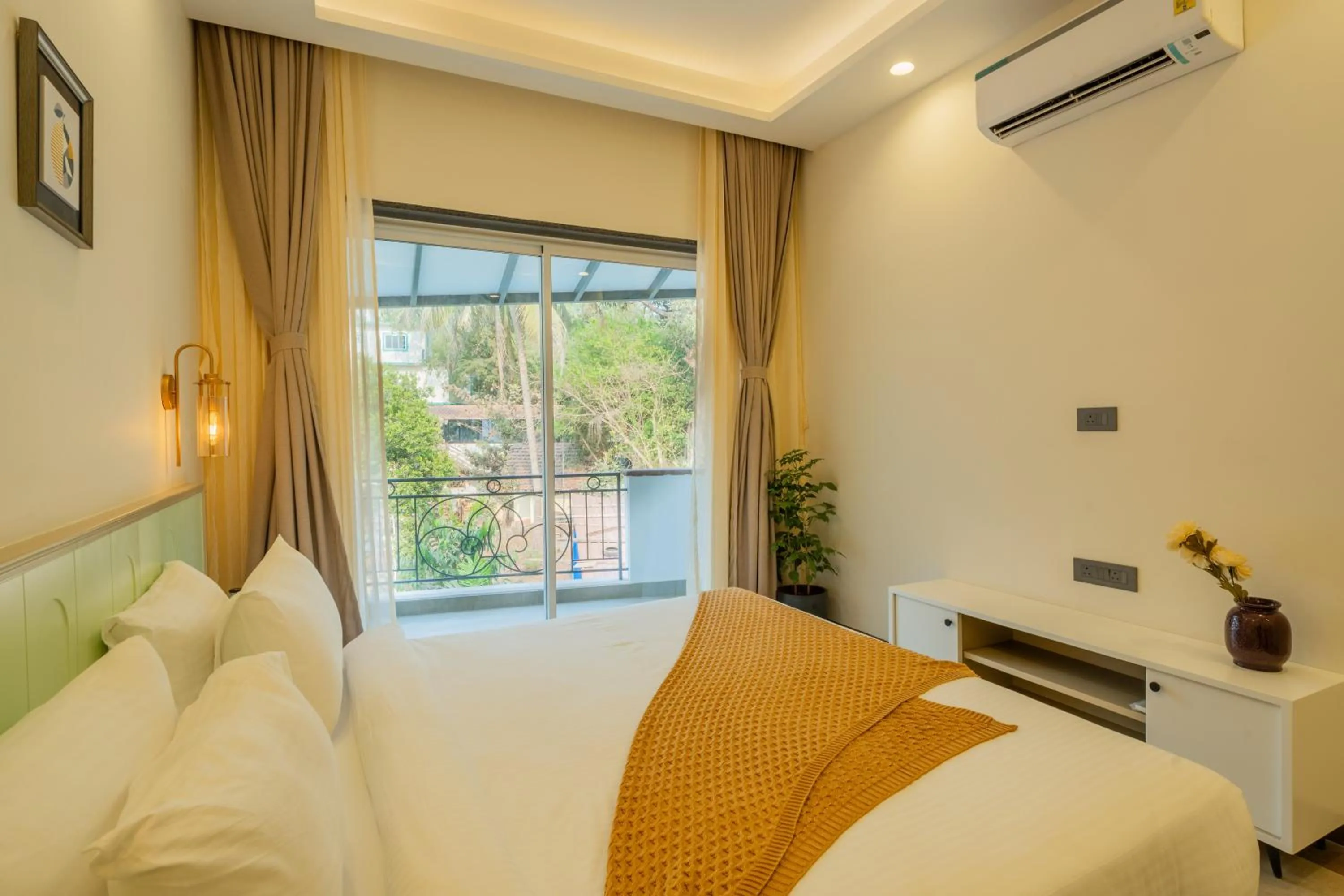 Bed in Hotel Regent Laguna