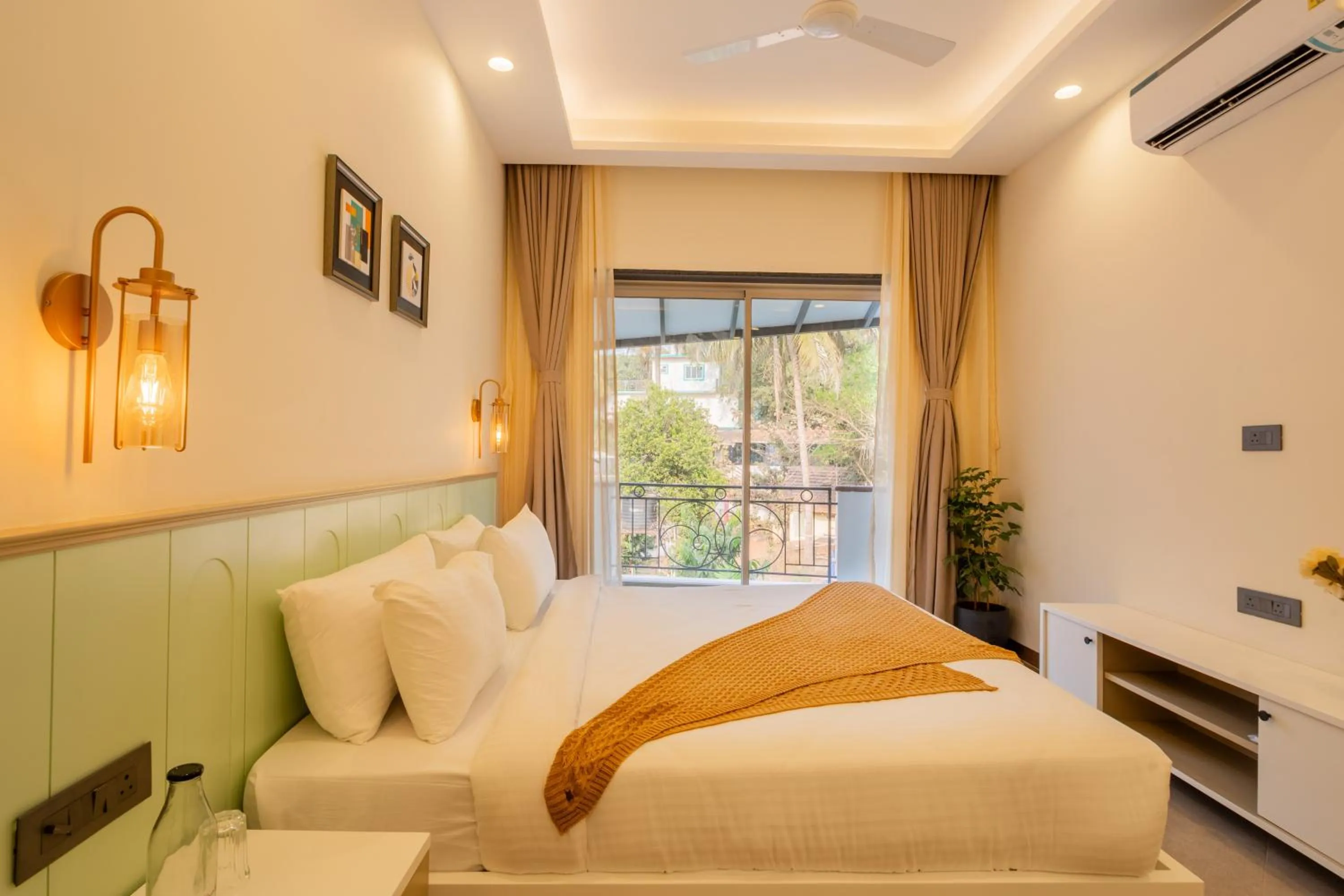 Bed in Hotel Regent Laguna