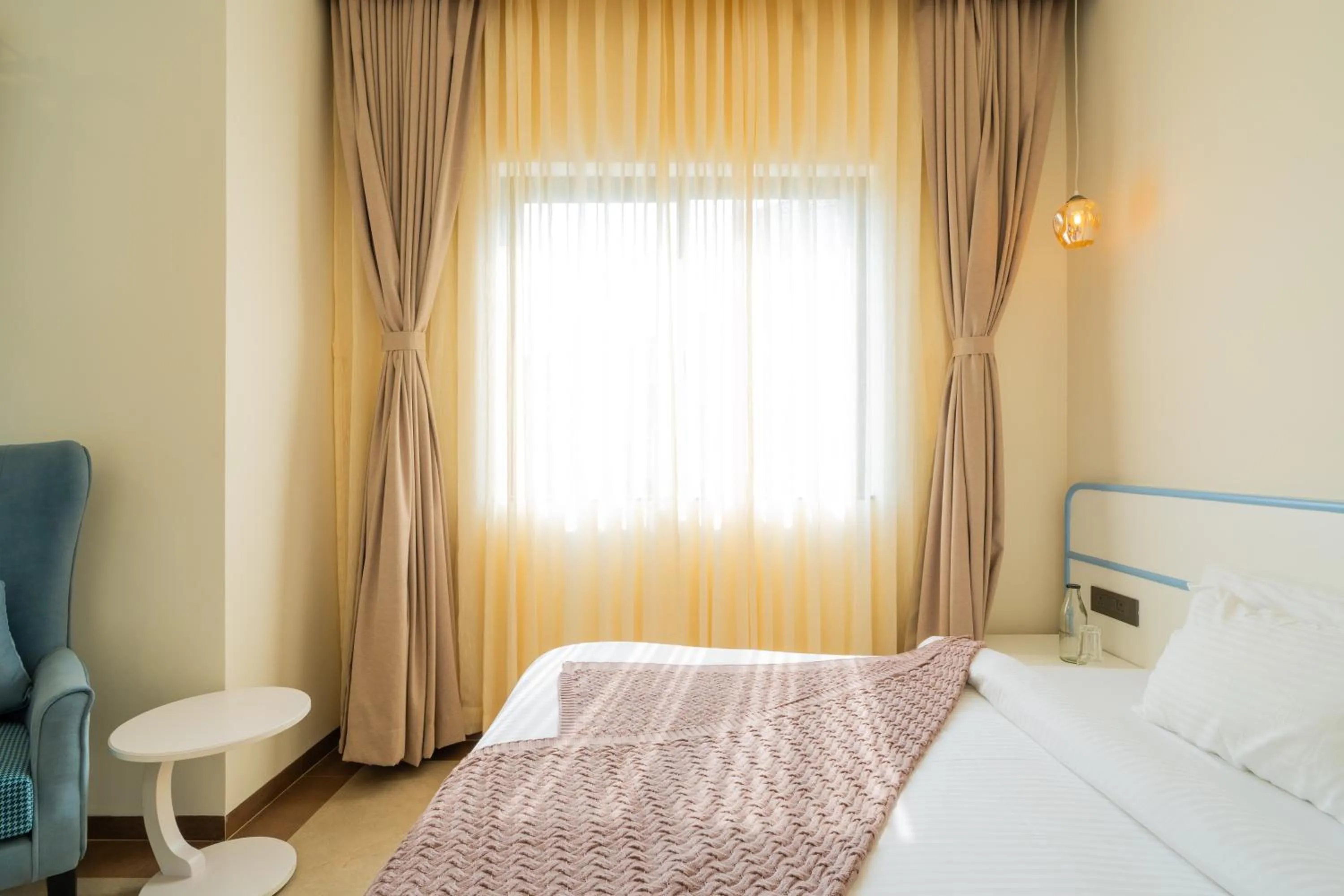 Bed in Hotel Regent Laguna