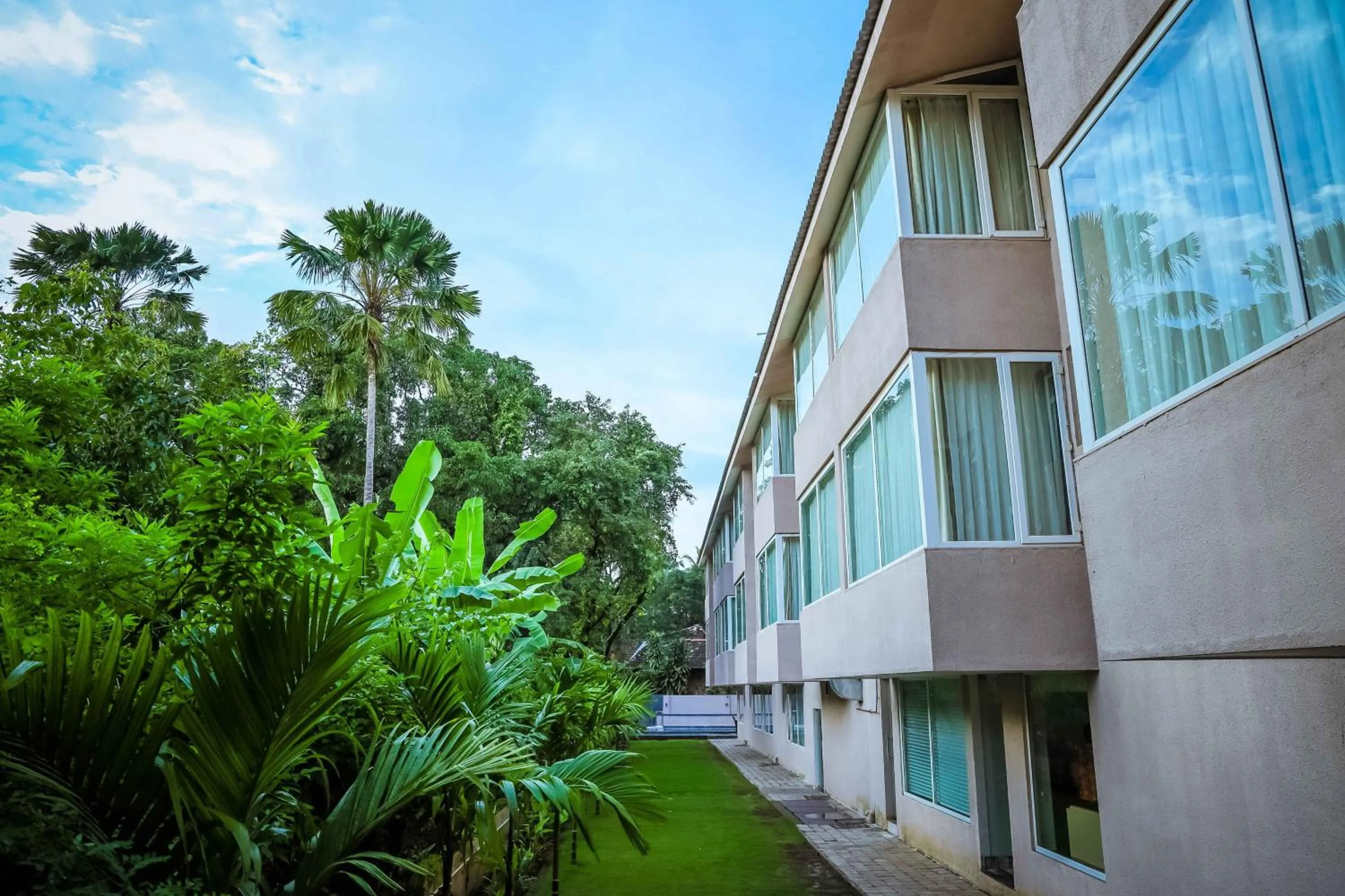 Property building in Hotel Regent Laguna