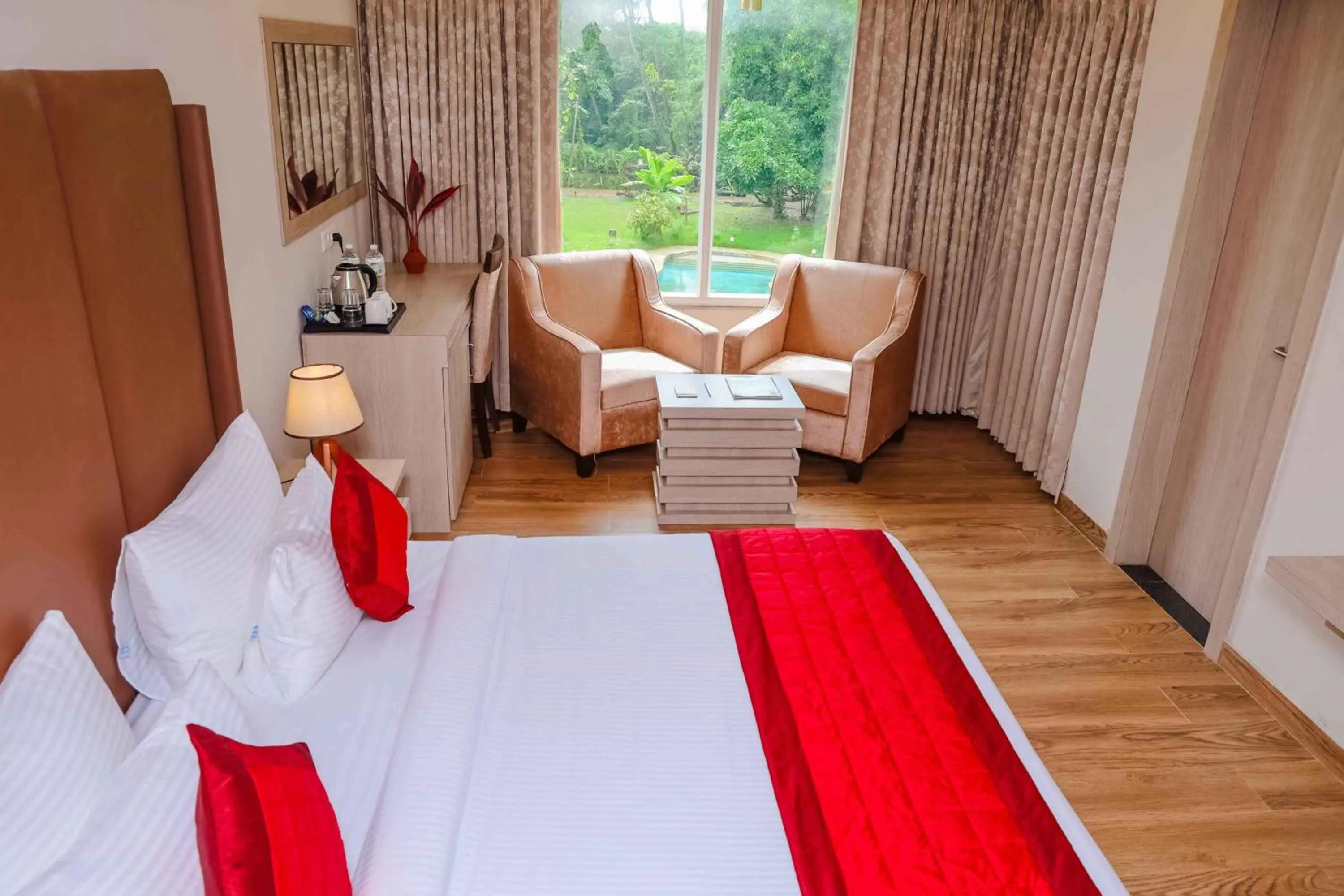 Living room, Bed in Hotel Regent Laguna