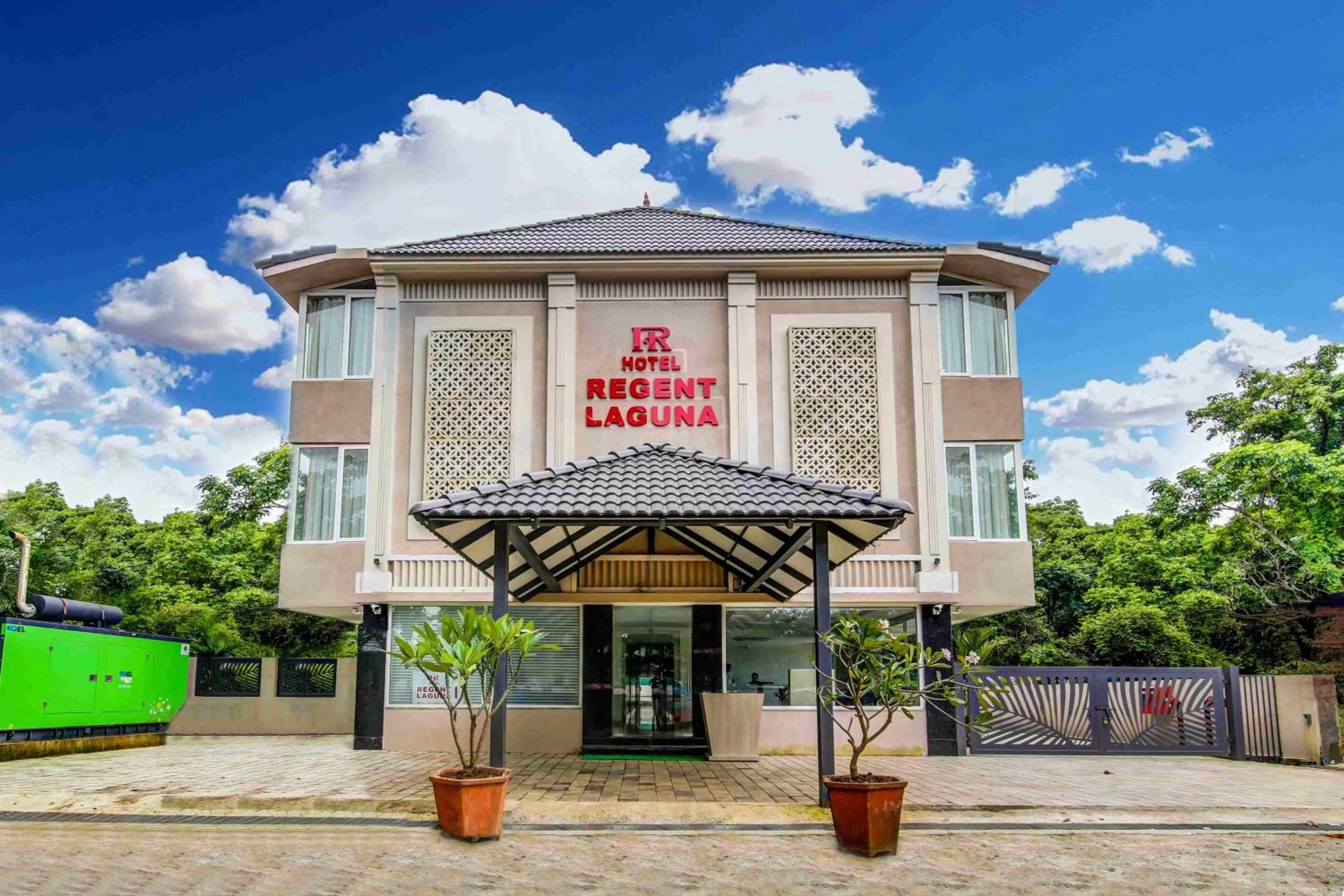Property building in Hotel Regent Laguna