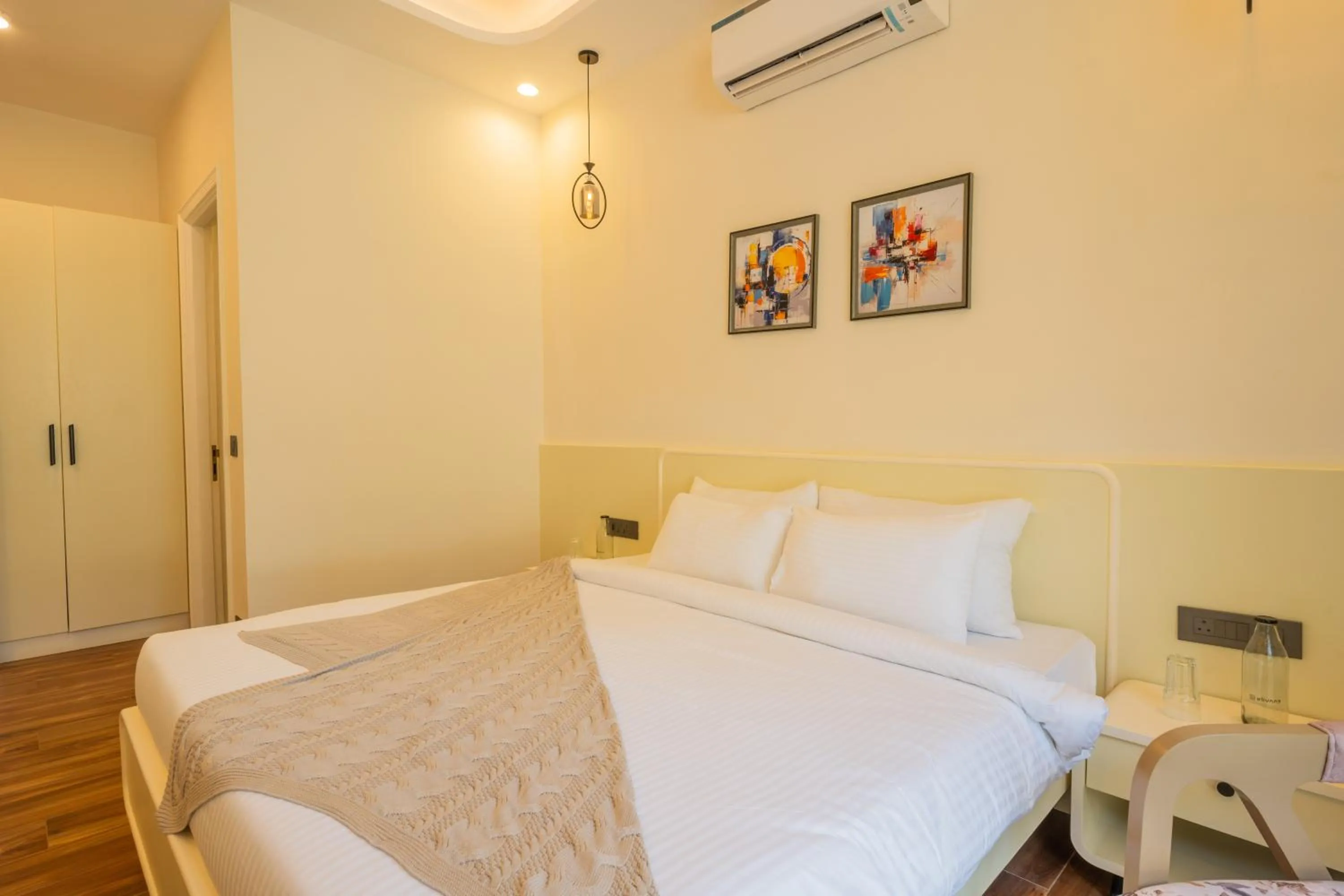 Bed in Hotel Regent Laguna