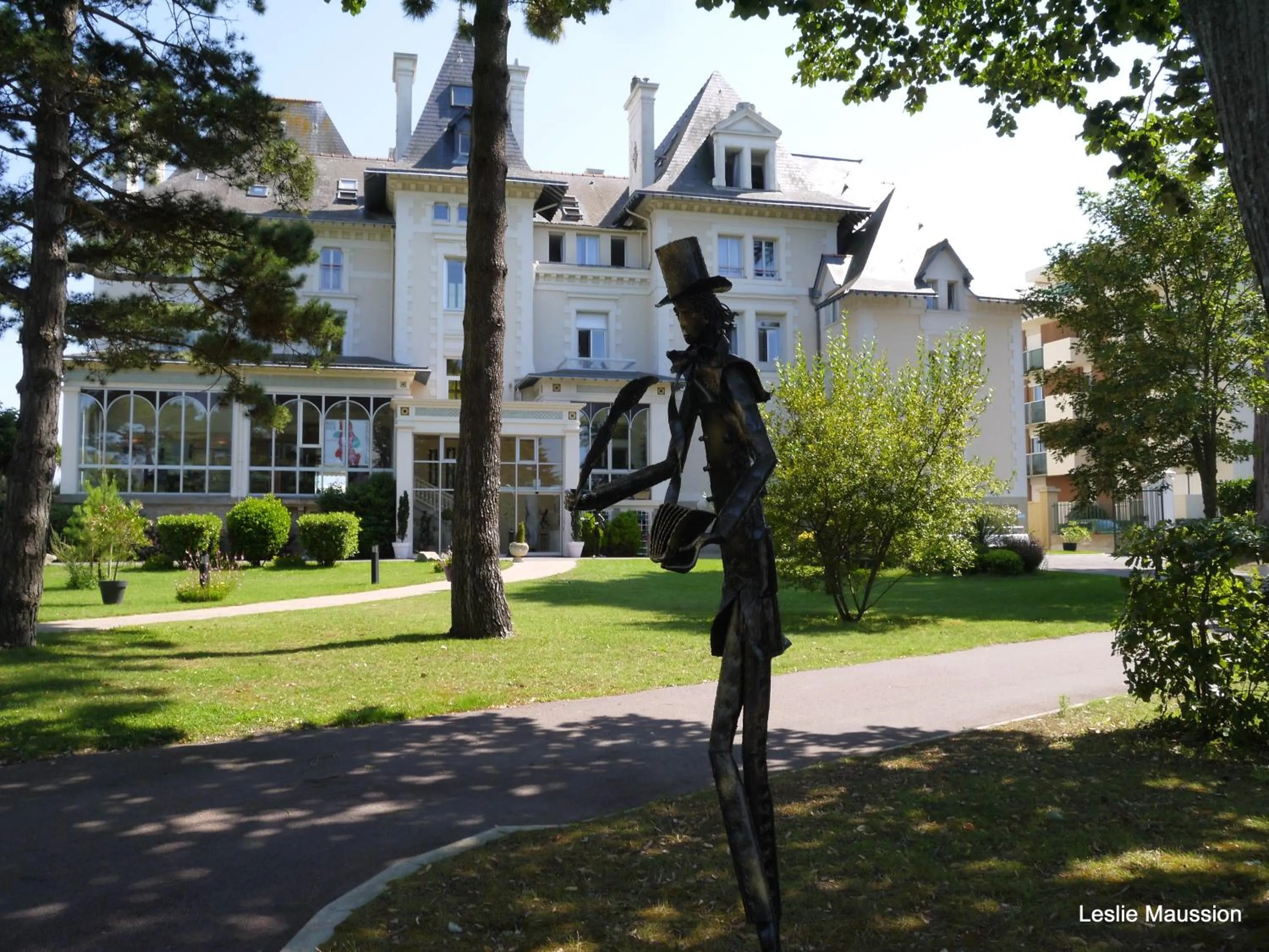 Facade/entrance in Hôtel Vacances Bleues Villa Caroline