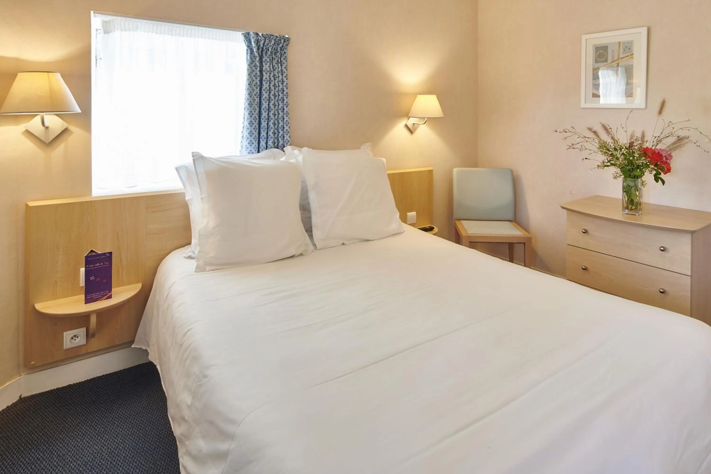 Bedroom, Bed in Hôtel Vacances Bleues Villa Caroline