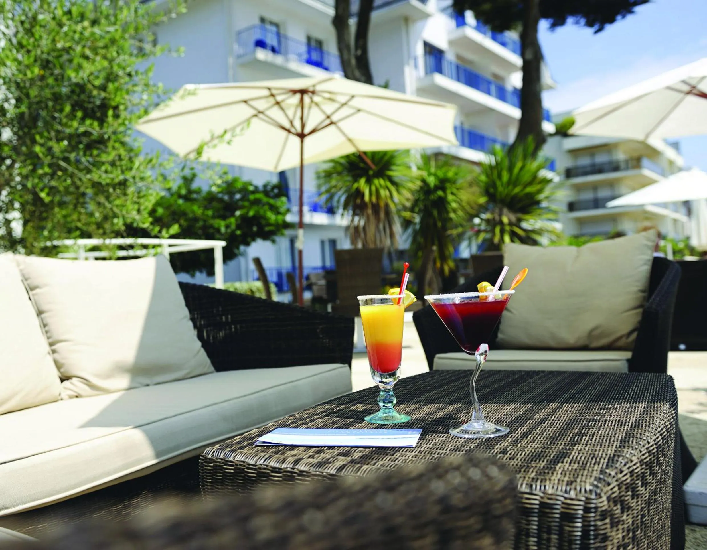 Balcony/Terrace in Hôtel Vacances Bleues Villa Caroline