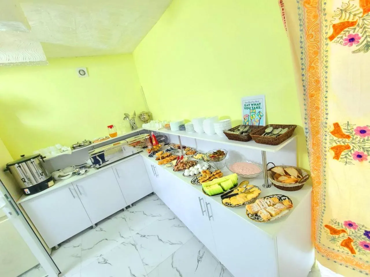 Kitchen or kitchenette in Samarkand City Center Hotel