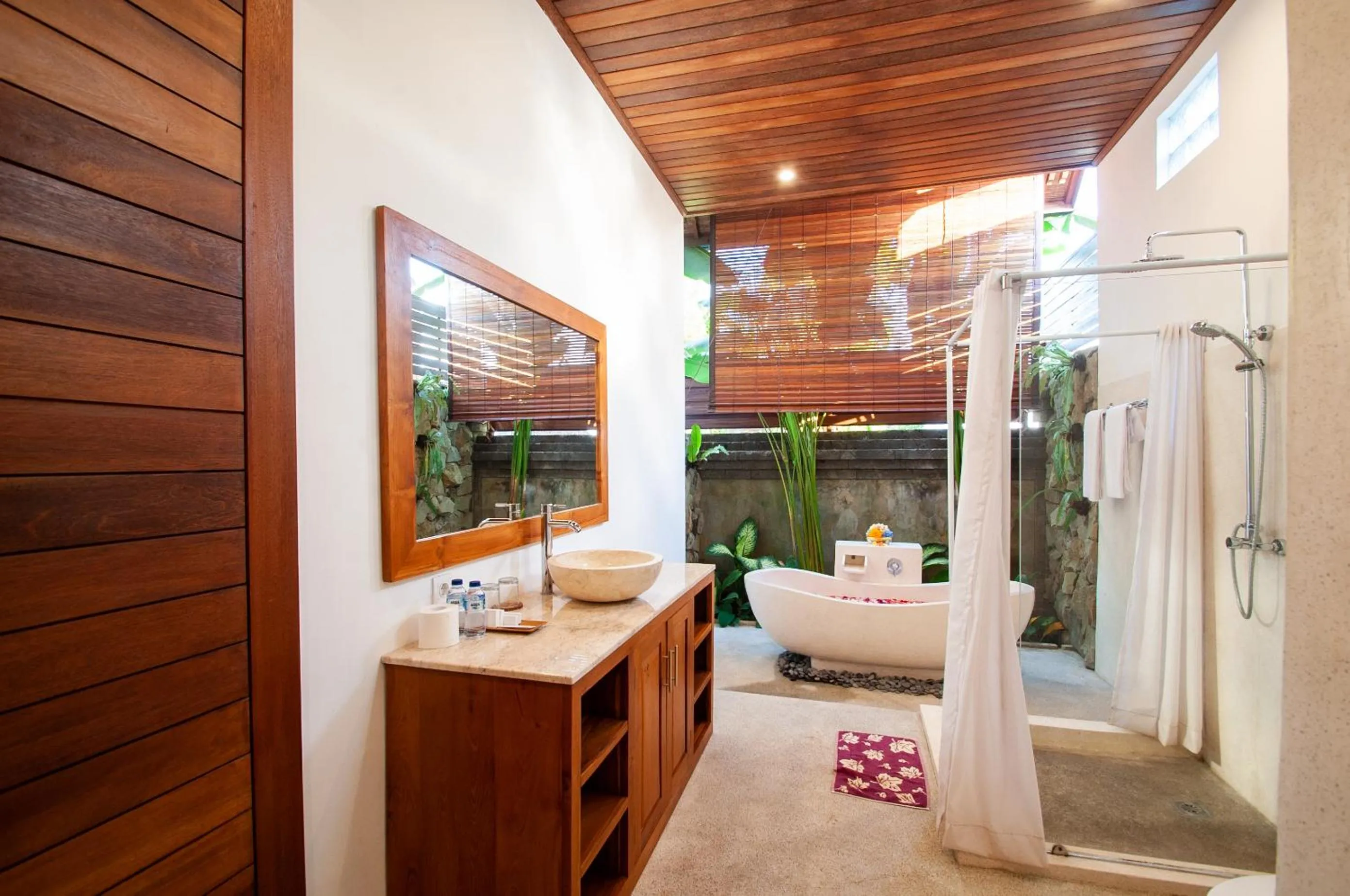 Bathroom in Flamboyant Villa Ubud