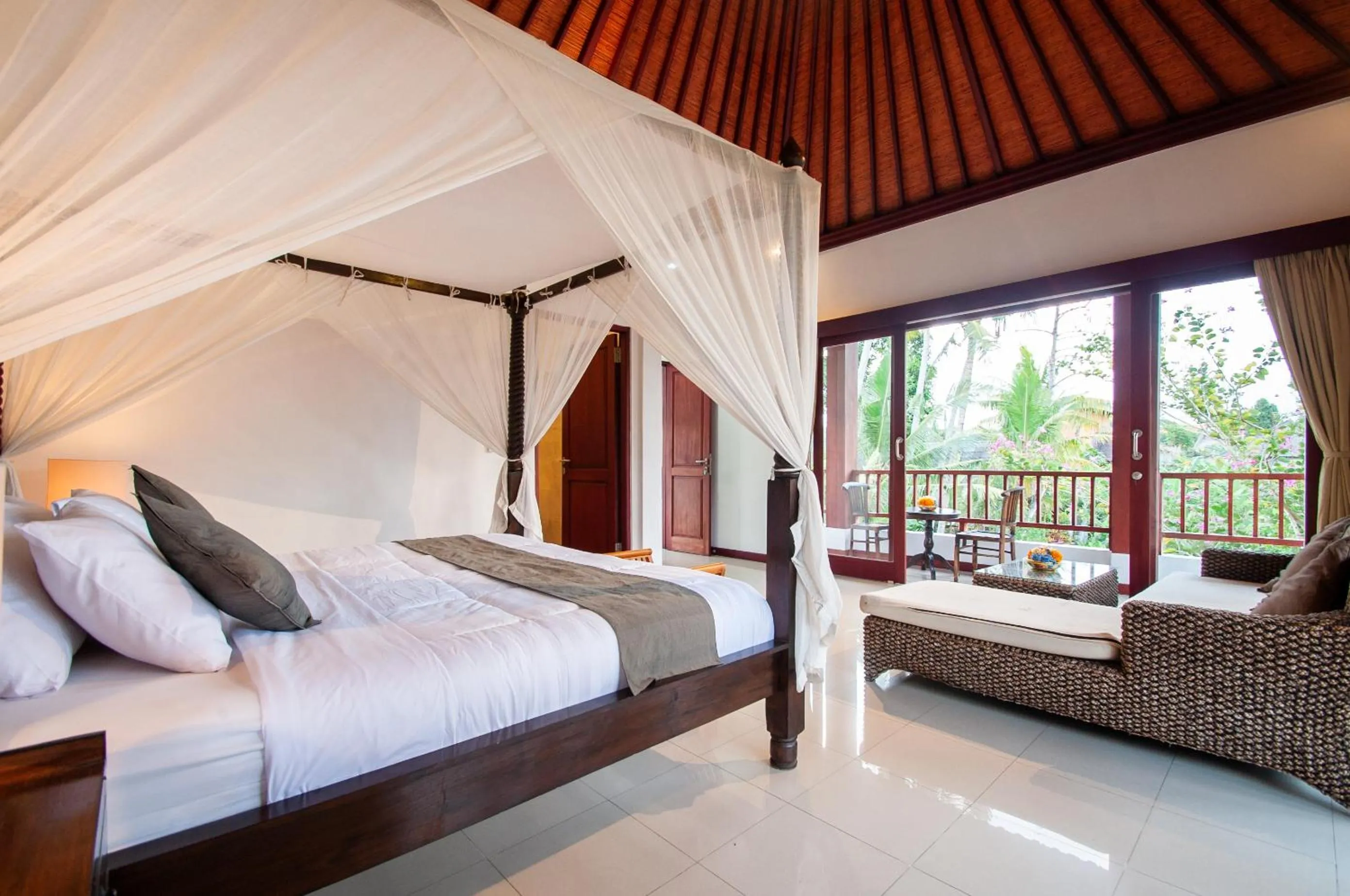 Bed in Flamboyant Villa Ubud