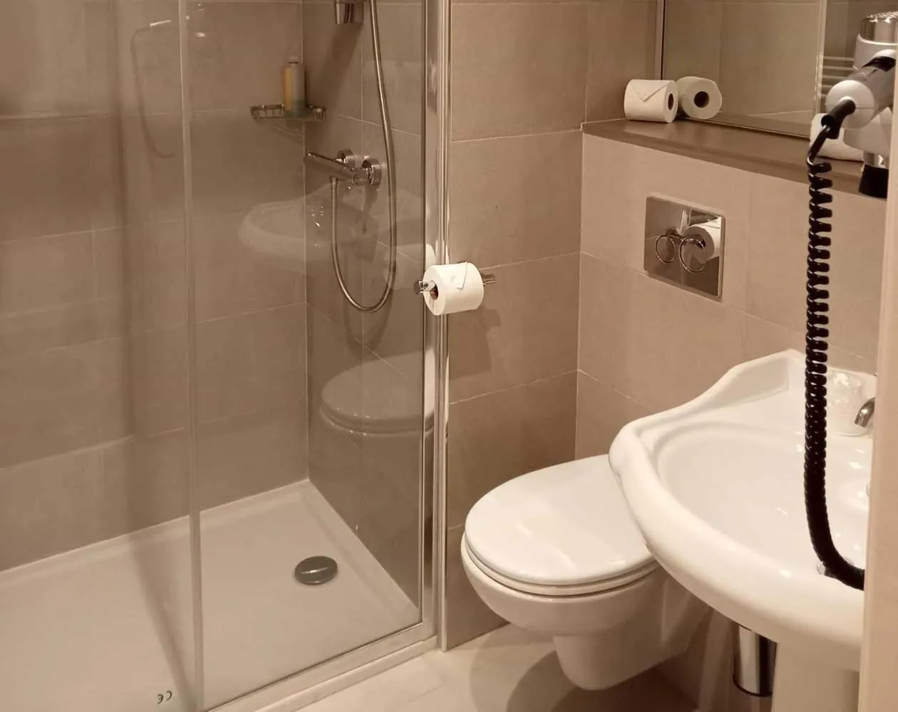 Bathroom in Hôtel Le Royal Promenade des Anglais