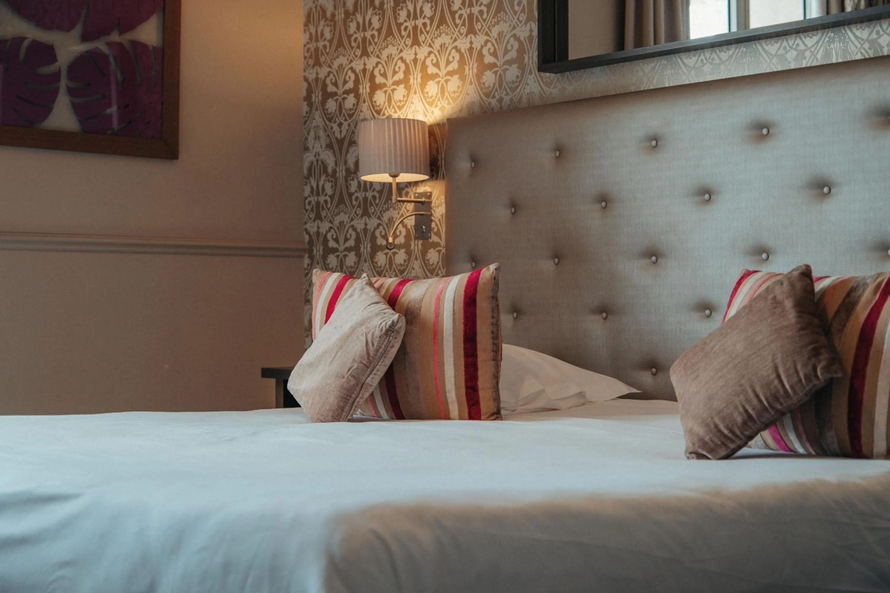 Bed in Hôtel Le Royal Promenade des Anglais