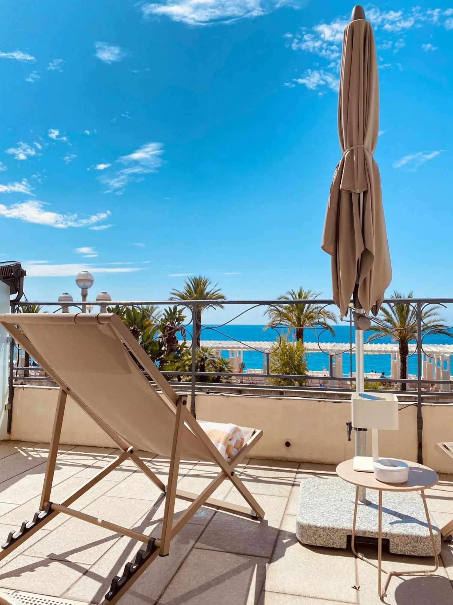 Balcony/Terrace in Hôtel Le Royal Promenade des Anglais