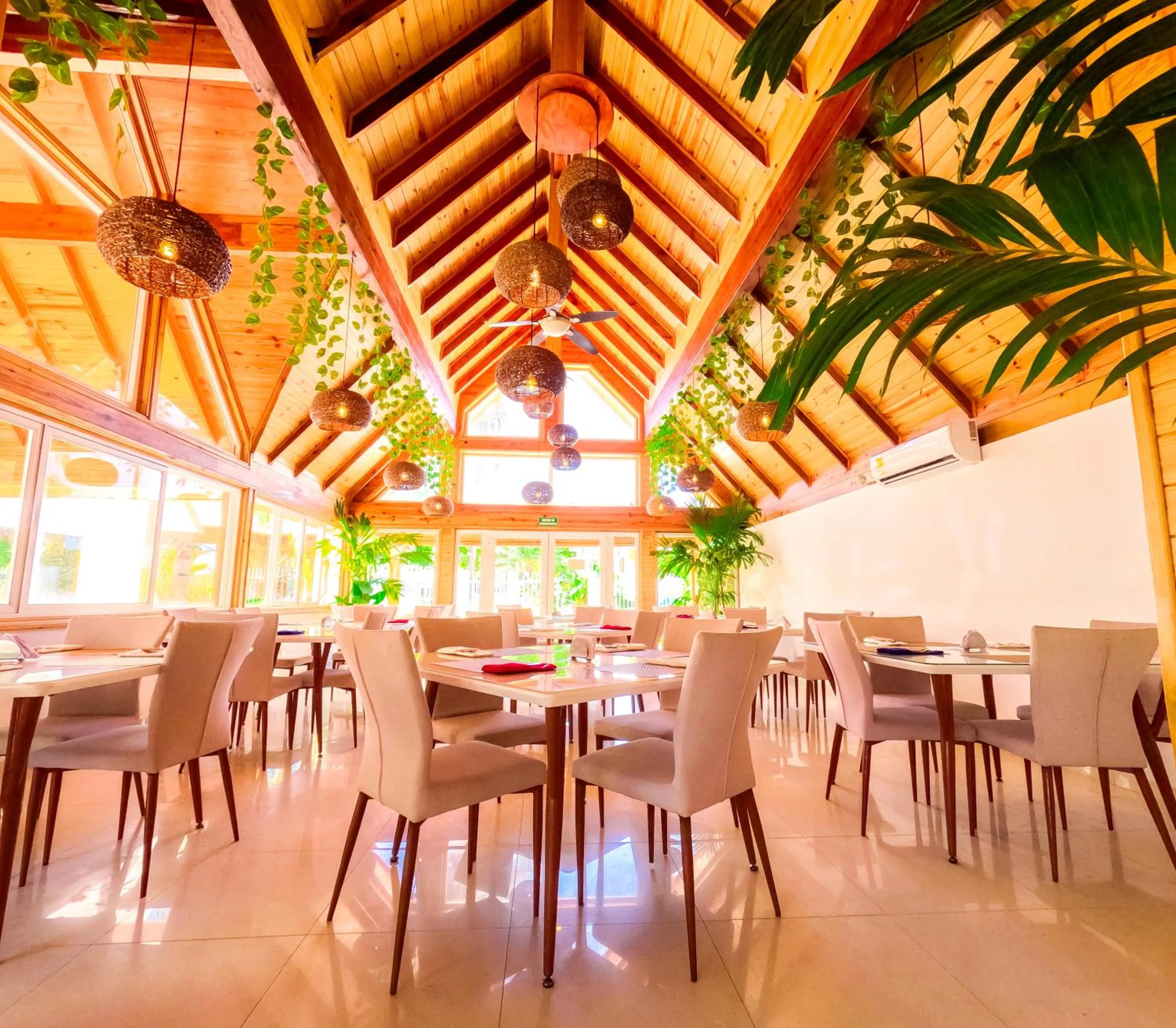 Restaurant/places to eat in Hotel Caribbean Coral