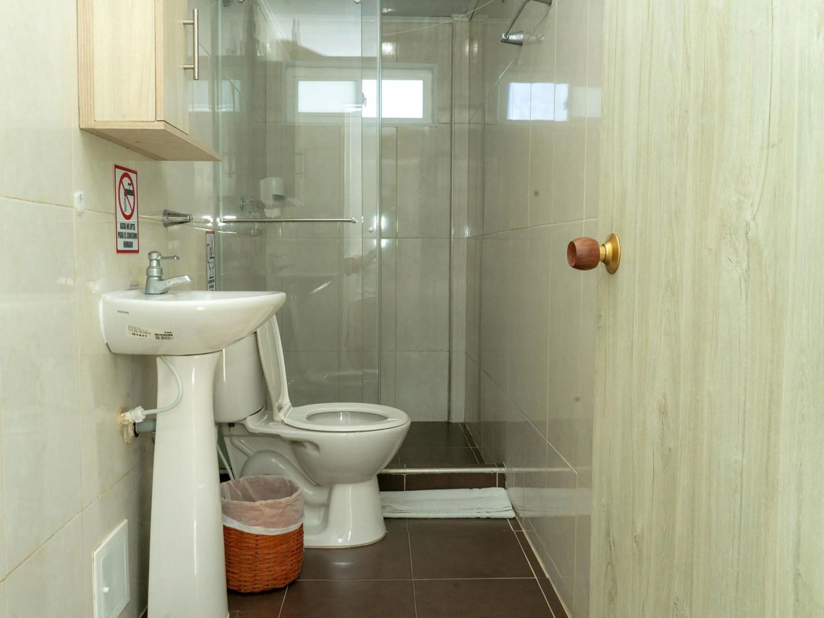 Shower in Hotel Caribbean Coral