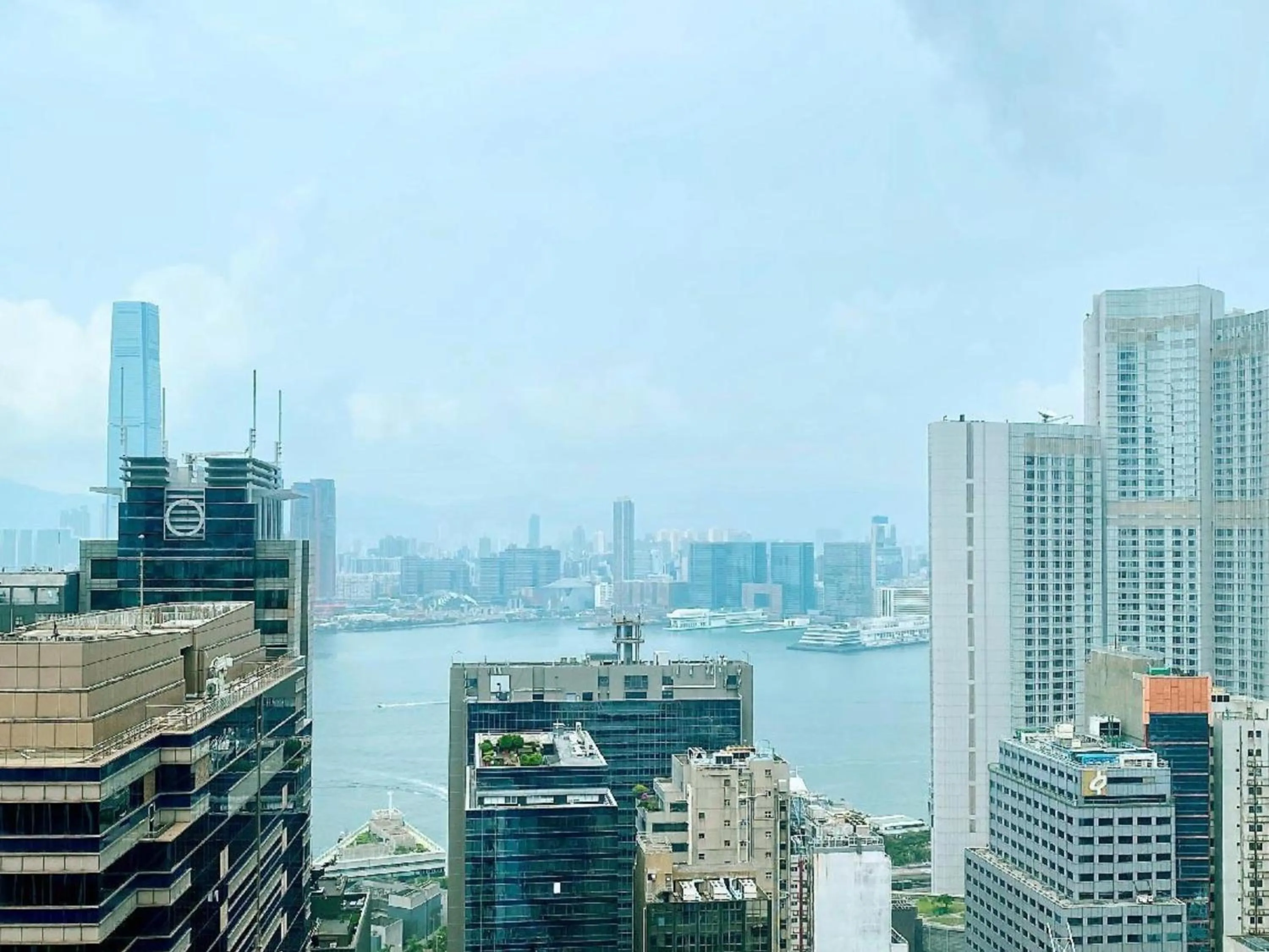 Sea view in Lan Kwai Fong Hotel - Kau U Fong