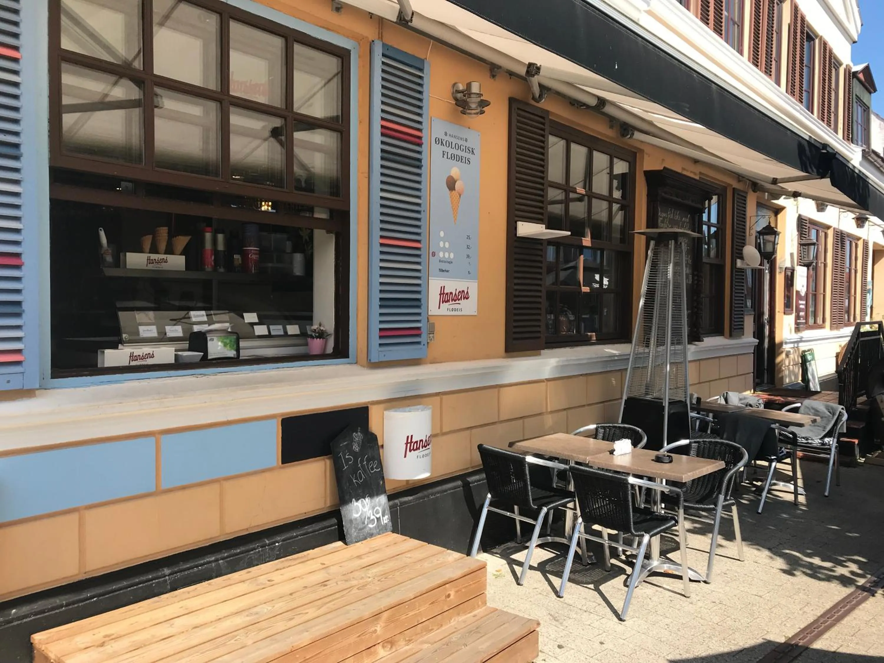 Property building in HotelPandekagehuset B&B