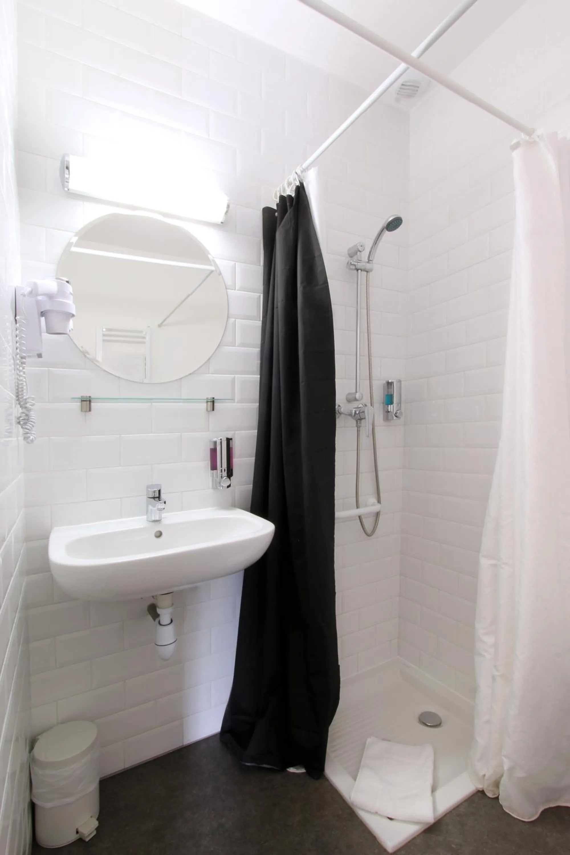 Bathroom in Hôtel Hermès