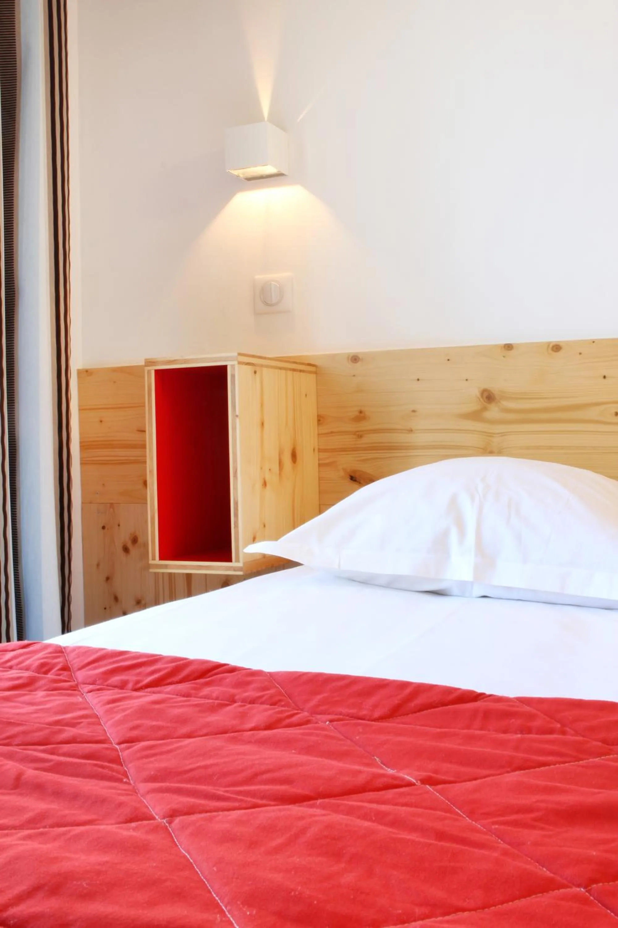 Bed in Hôtel Hermès