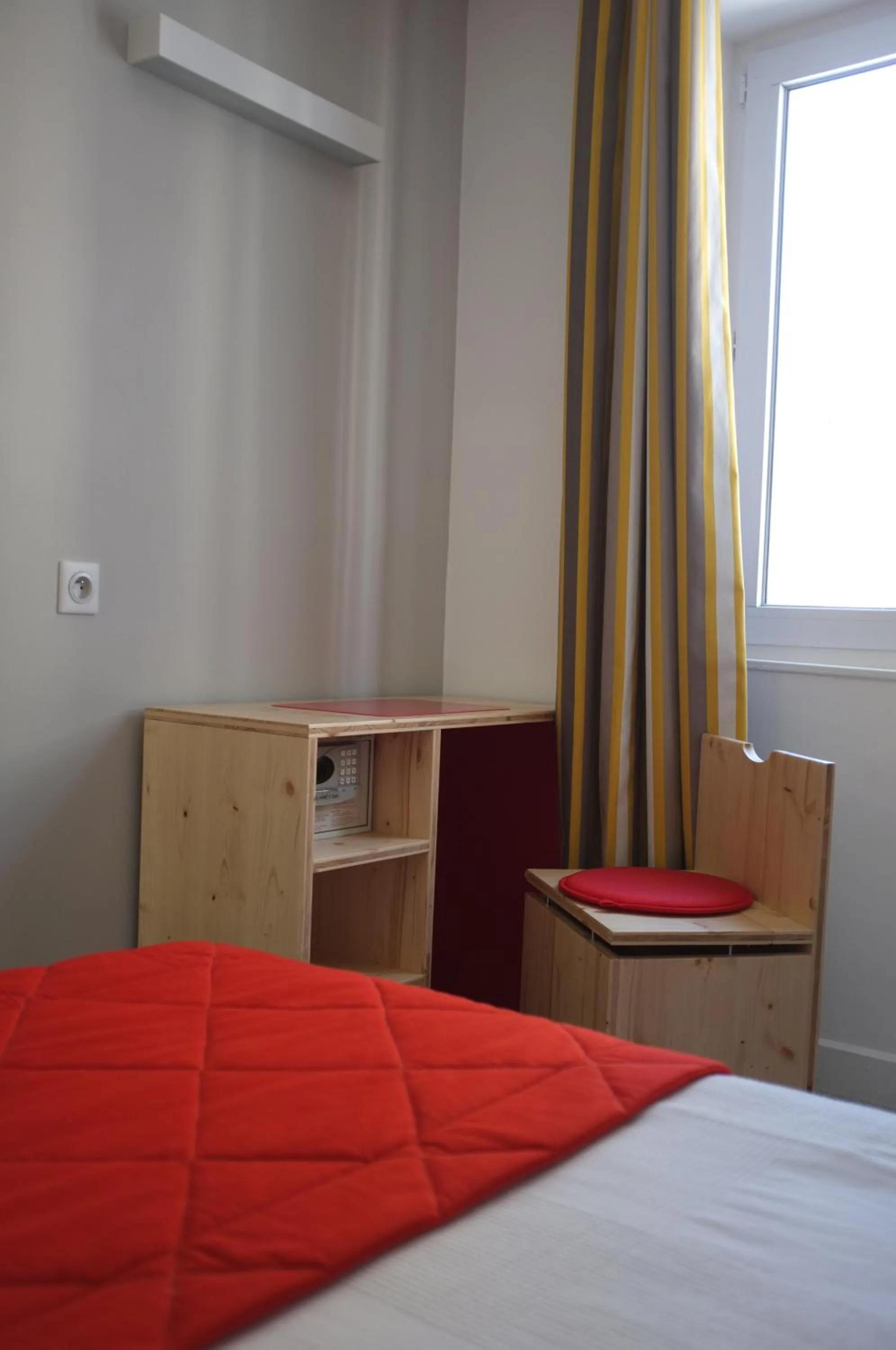 Decorative detail, Bed in Hôtel Hermès