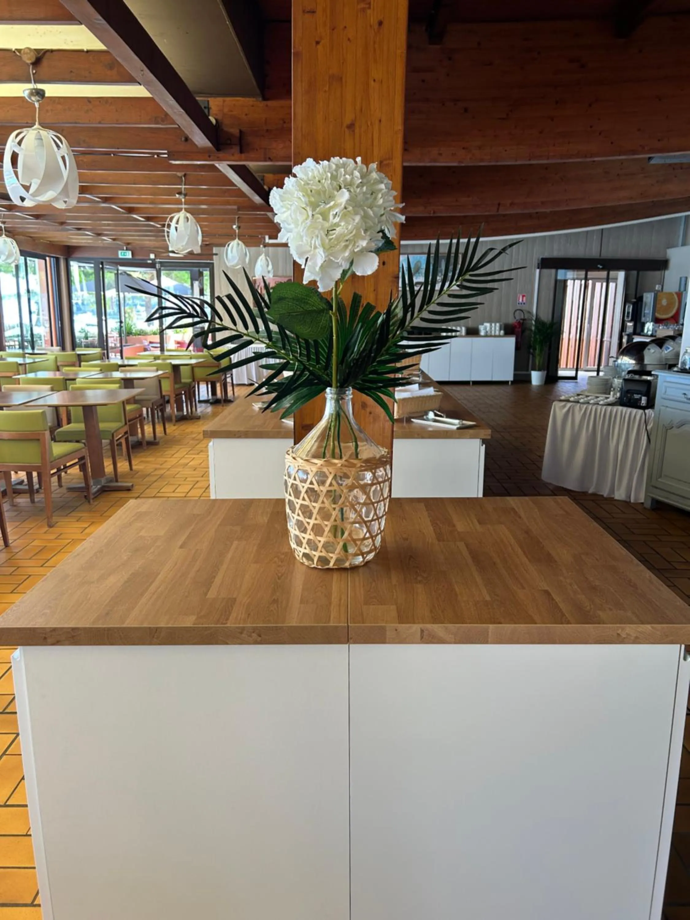 Breakfast in Hôtel Vacances Bleues Delcloy