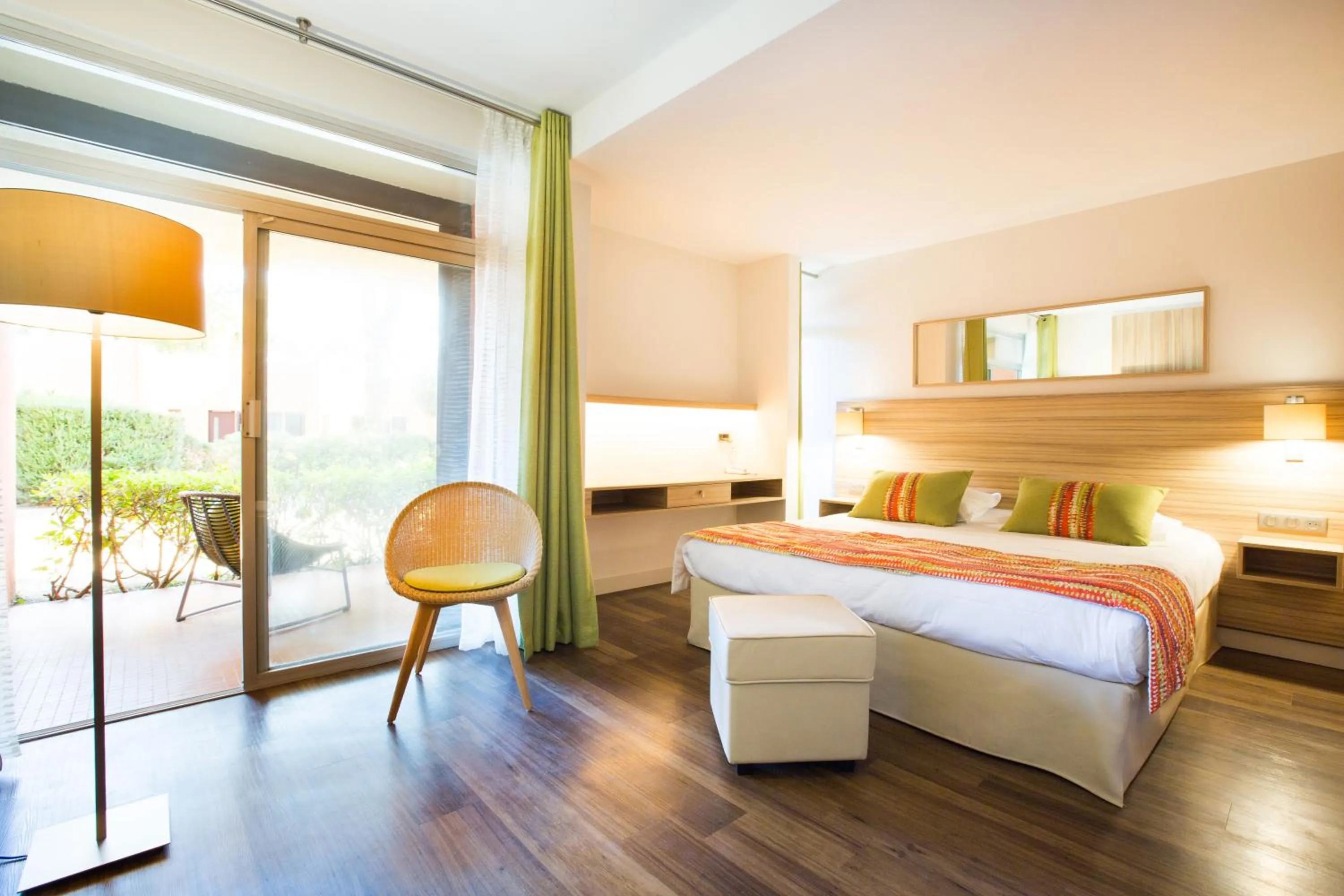 Bedroom, Bed in Hôtel Vacances Bleues Delcloy