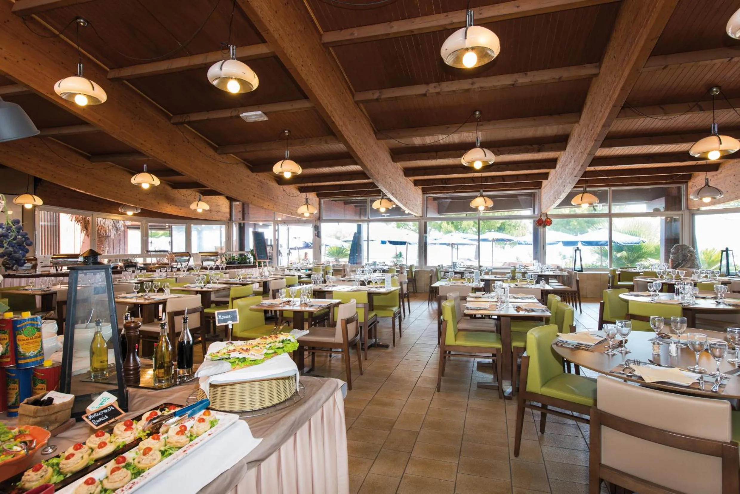 Restaurant/places to eat in Hôtel Vacances Bleues Delcloy