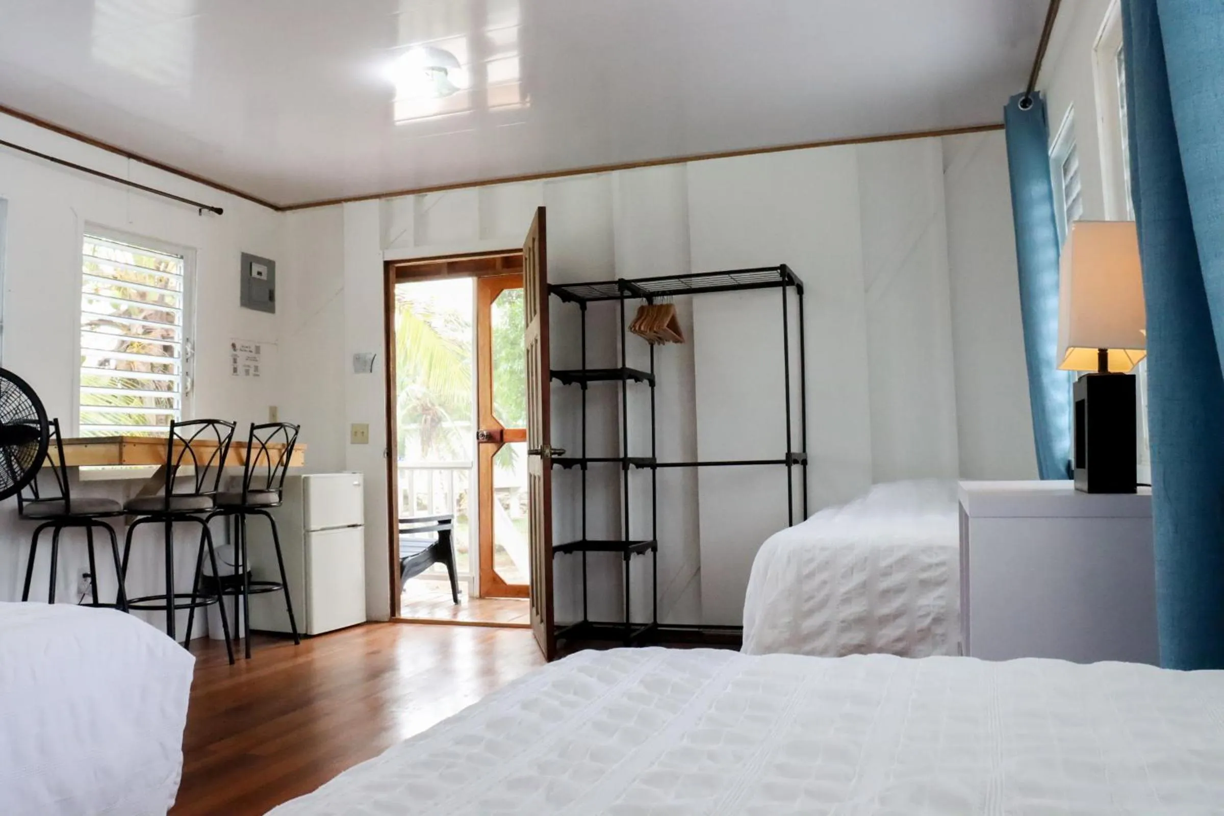 Bedroom, Bed in Horse Cottage