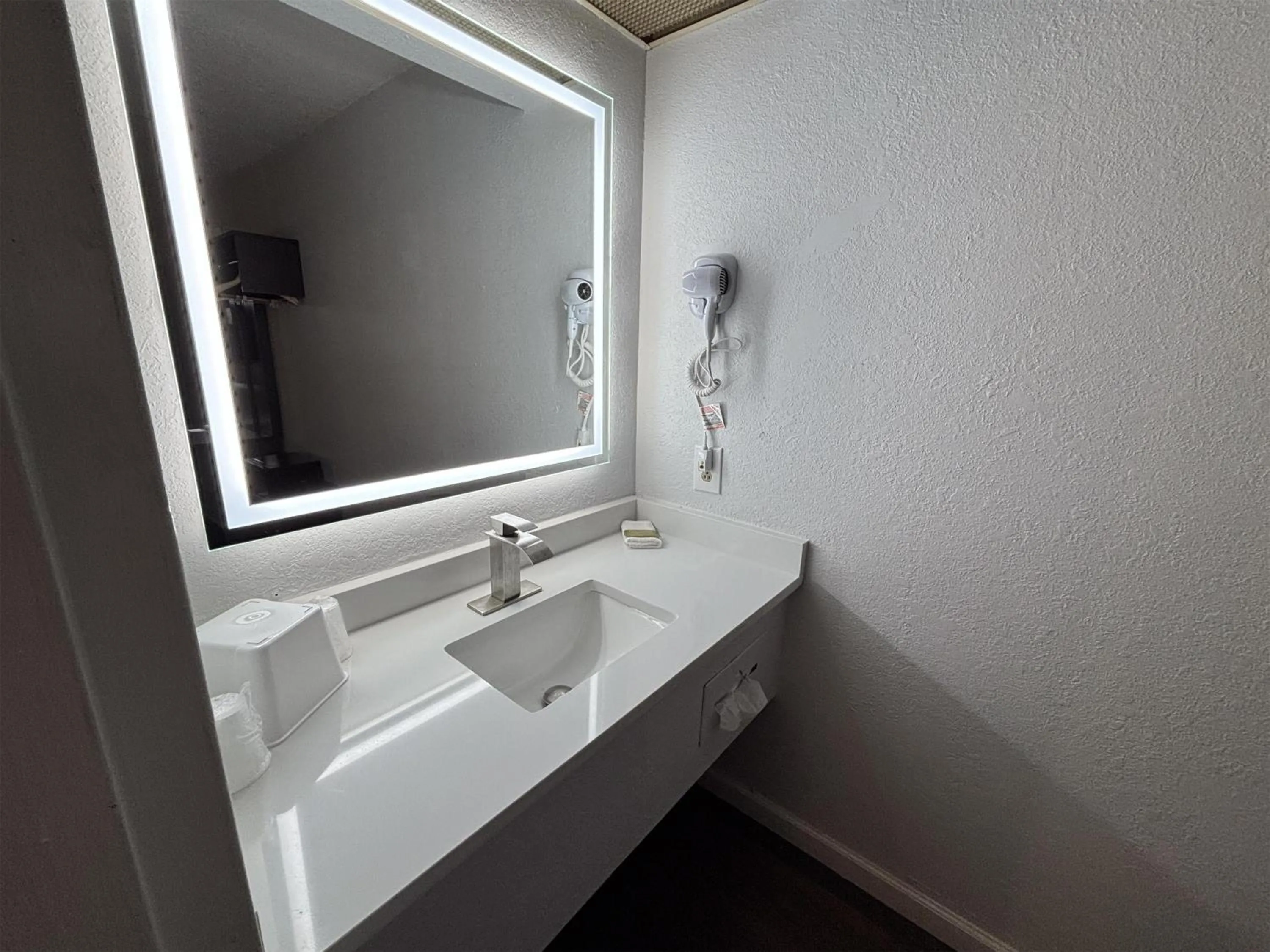 Bathroom in Motel 6 Conway, SC