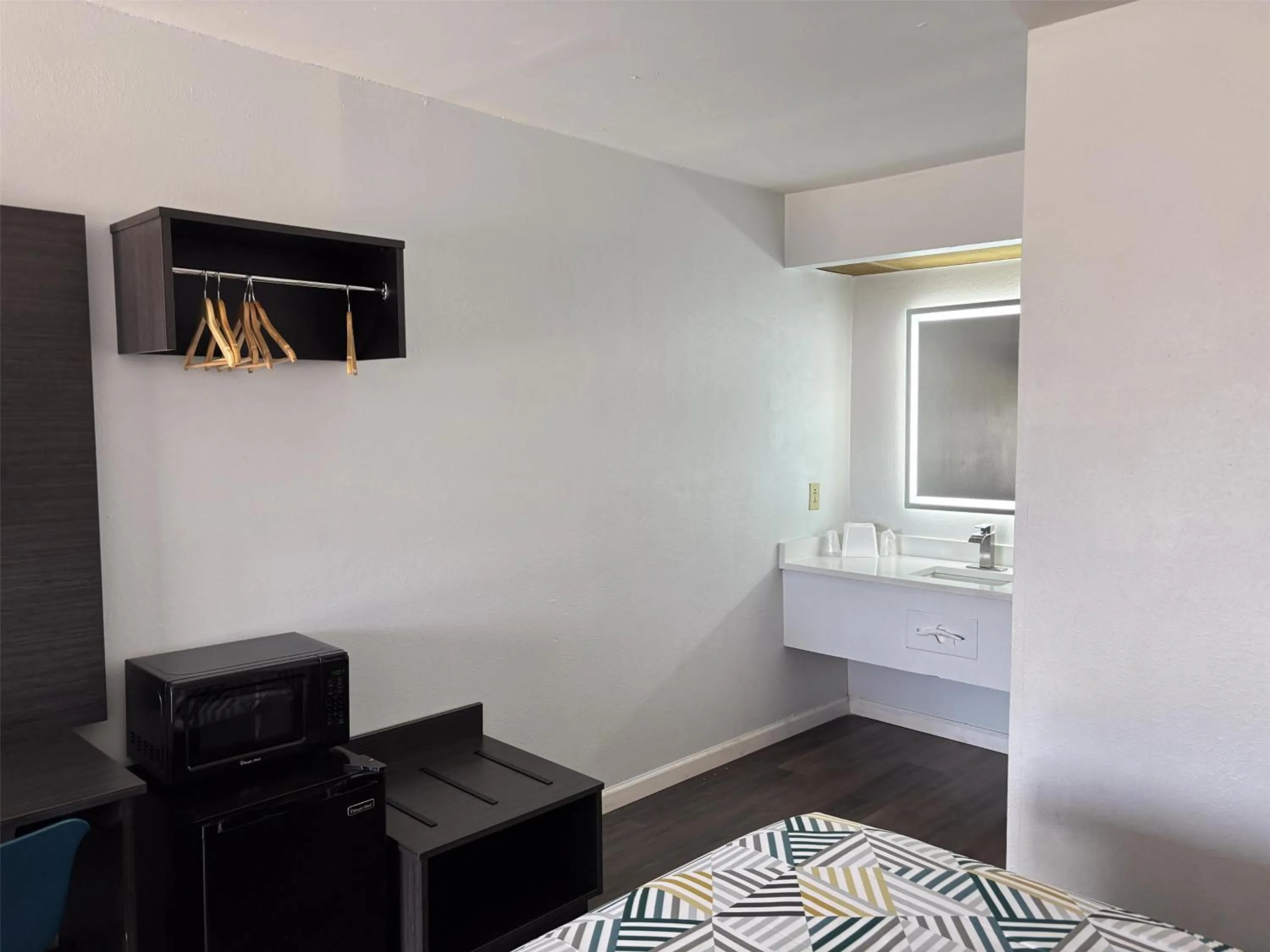 Bedroom, Bed in Motel 6 Conway, SC