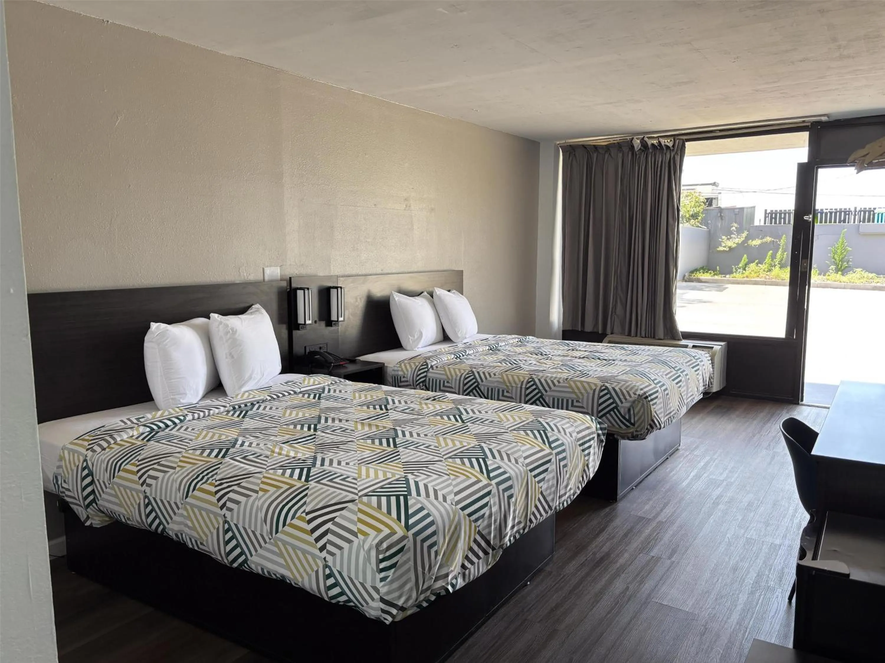 Bedroom, Bed in Motel 6 Conway, SC