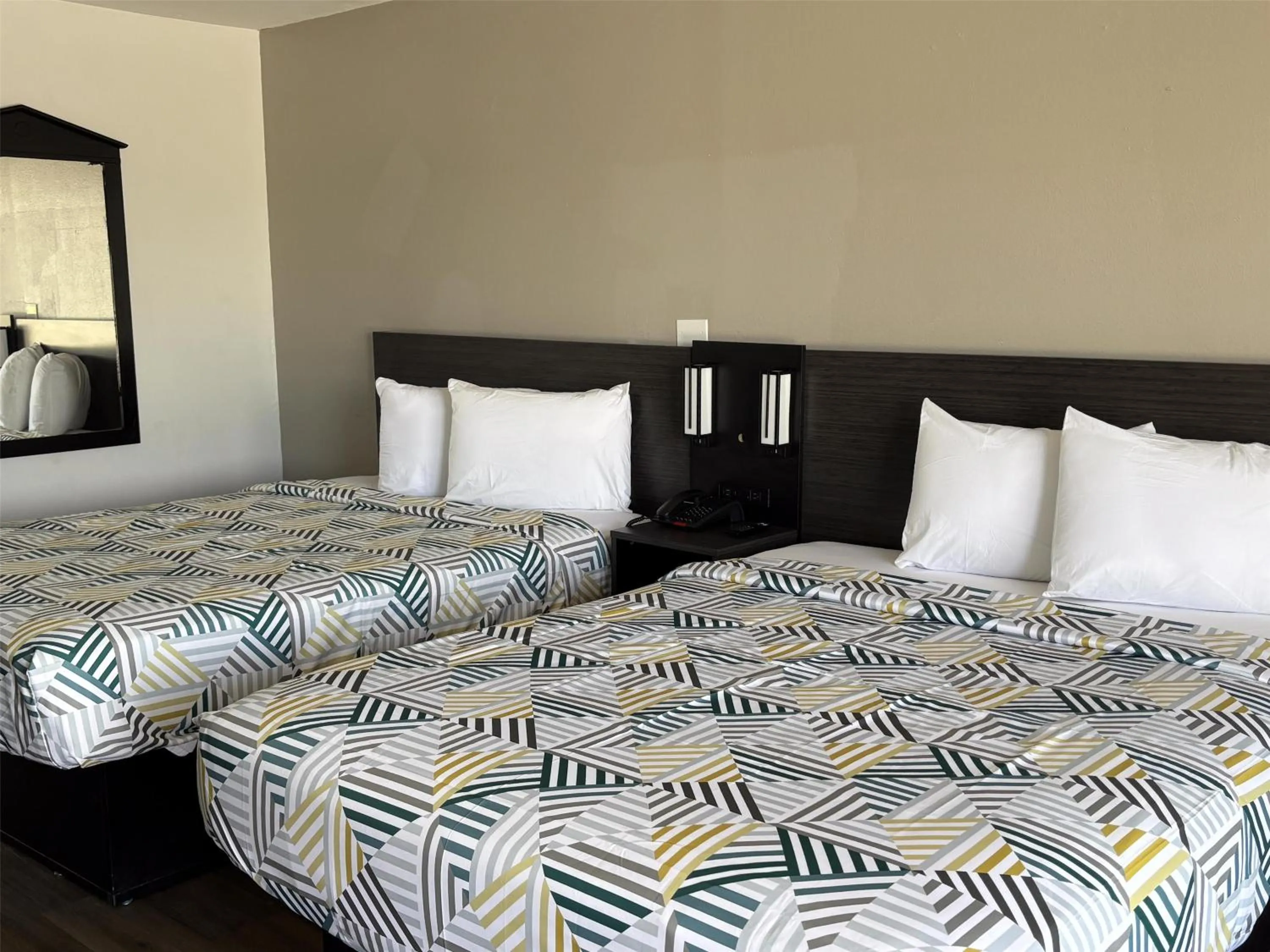 Bedroom, Bed in Motel 6 Conway, SC